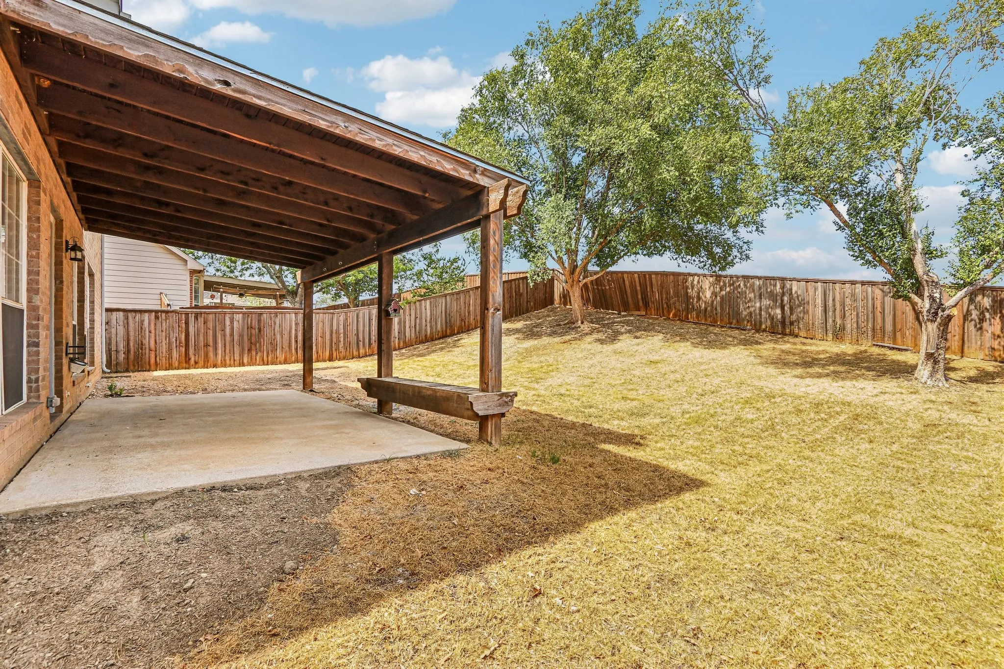 Single Family Residence For Sale in Denton County , 1809 Morning Glory Drive, Corinth, Texas 76210, 4 Bedroom, 3 Bathroom, 2 Garage spaces, 2,659 Sqft, built in 2000, mls#21395575, Real Estate Agent in Corinth, Homes For Sale in Denton county, Homes For Sale in Corinth, Realtor in Corinth Texas, Real Estate Brokerage Independent Realty Texas, Luminita Cordes Realtor
