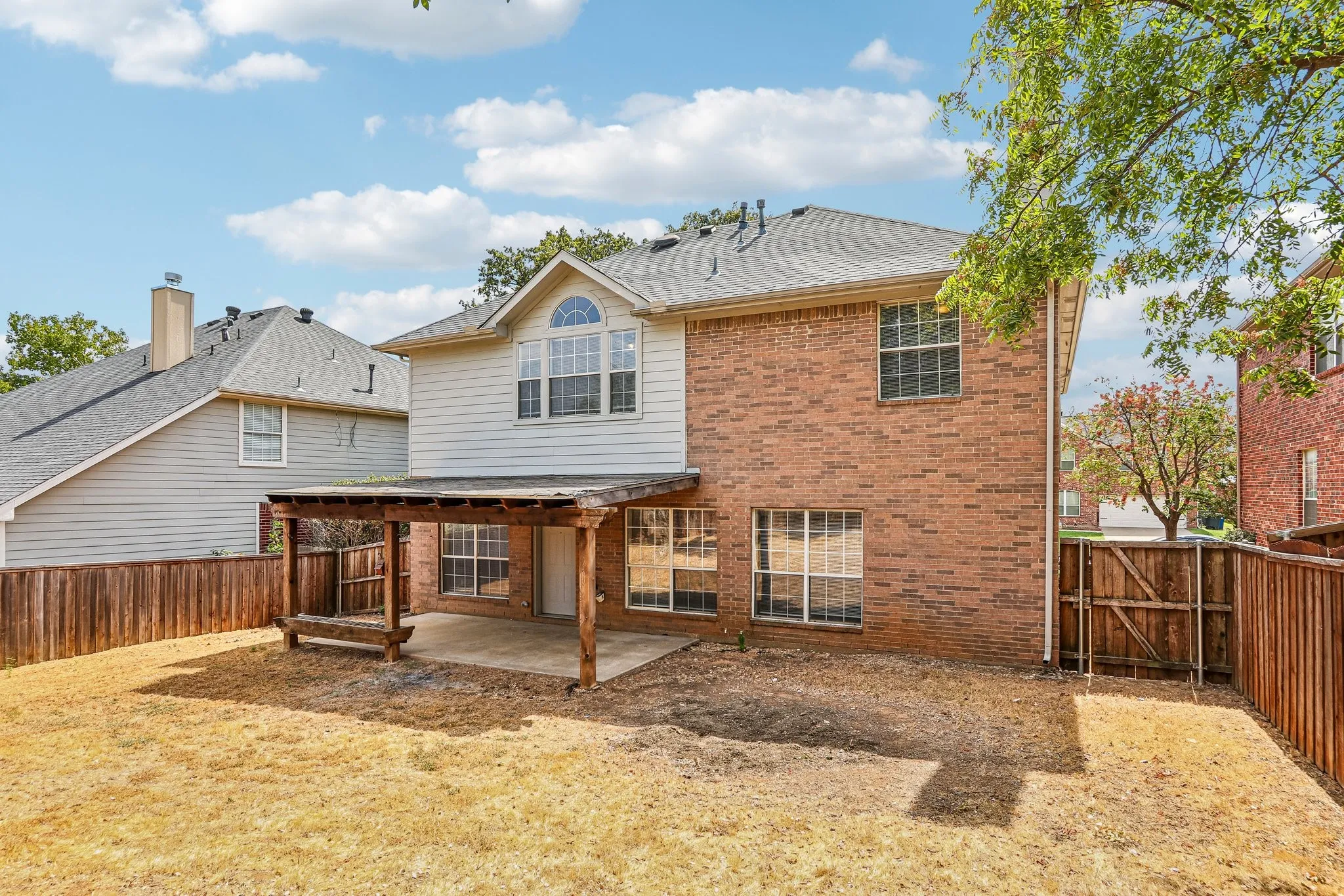 Single Family Residence For Sale in Denton County , 1809 Morning Glory Drive, Corinth, Texas 76210, 4 Bedroom, 3 Bathroom, 2 Garage spaces, 2,659 Sqft, built in 2000, mls#21395575, Real Estate Agent in Corinth, Homes For Sale in Denton county, Homes For Sale in Corinth, Realtor in Corinth Texas, Real Estate Brokerage Independent Realty Texas, Luminita Cordes Realtor