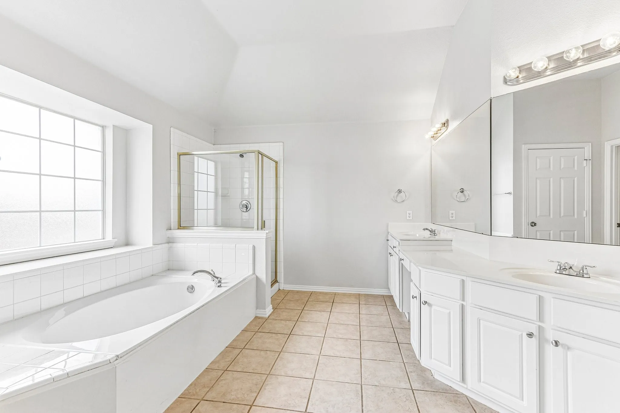 Single Family Residence For Sale in Denton County , 1809 Morning Glory Drive, Corinth, Texas 76210, 4 Bedroom, 3 Bathroom, 2 Garage spaces, 2,659 Sqft, built in 2000, mls#21395575, Real Estate Agent in Corinth, Homes For Sale in Denton county, Homes For Sale in Corinth, Realtor in Corinth Texas, Real Estate Brokerage Independent Realty Texas, Luminita Cordes Realtor
