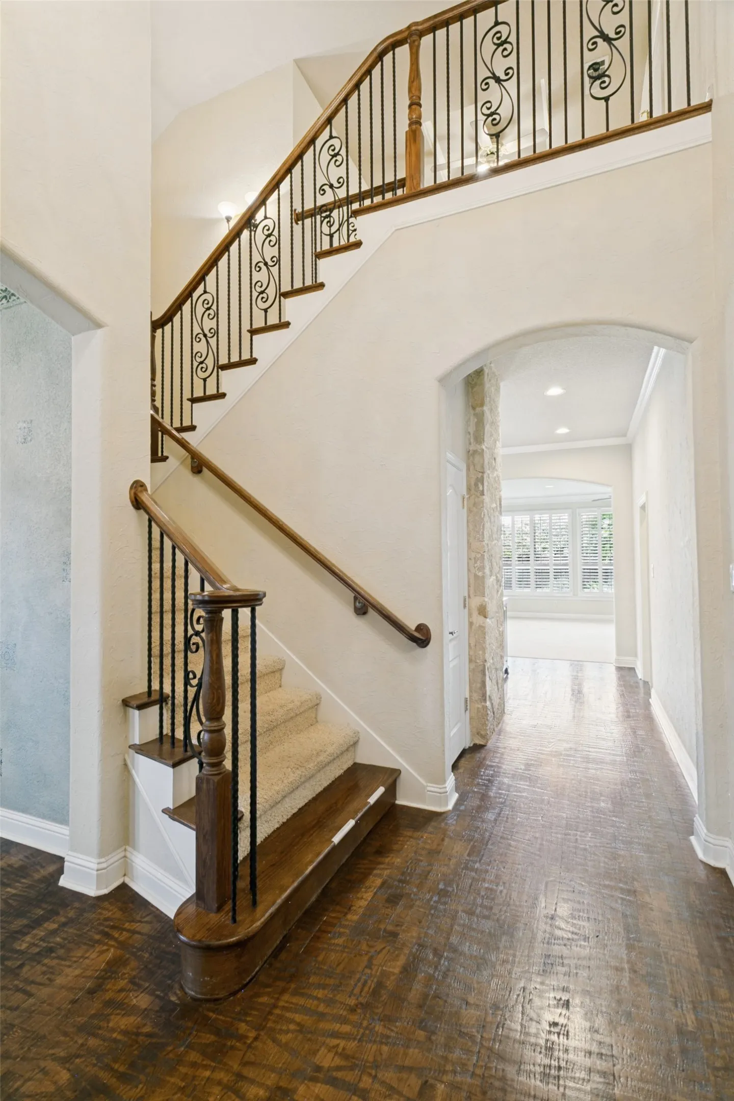 Single Family Residence For Sale in Tarrant County , 13825 E Riviera Drive, Fort Worth, Texas 76028, 4 Bedroom, 3 Bathroom, 3 Garage spaces, 3,631 Sqft, built in 2001, mls#21401099, Real Estate Agent in Fort Worth, Homes For Sale in Tarrant county, Homes For Sale in Fort Worth, Realtor in Fort Worth Texas, Real Estate Brokerage Independent Realty Texas, Luminita Cordes Realtor