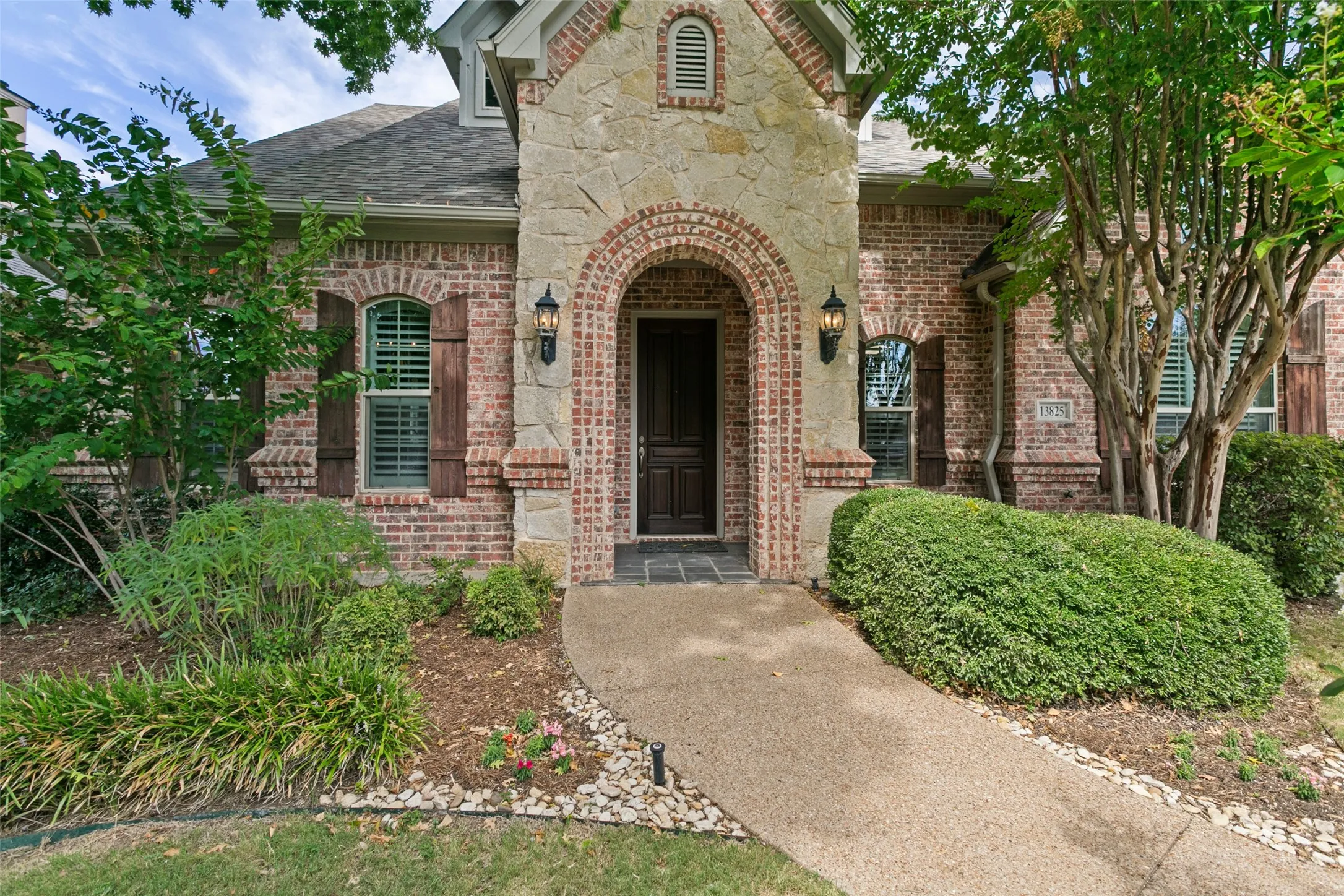 Single Family Residence For Sale in Tarrant County , 13825 E Riviera Drive, Fort Worth, Texas 76028, 4 Bedroom, 3 Bathroom, 3 Garage spaces, 3,631 Sqft, built in 2001, mls#21401099, Real Estate Agent in Fort Worth, Homes For Sale in Tarrant county, Homes For Sale in Fort Worth, Realtor in Fort Worth Texas, Real Estate Brokerage Independent Realty Texas, Luminita Cordes Realtor