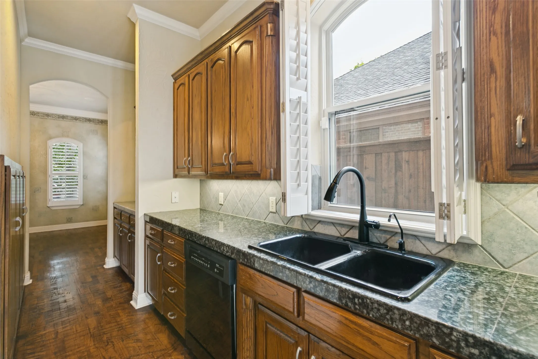 Single Family Residence For Sale in Tarrant County , 13825 E Riviera Drive, Fort Worth, Texas 76028, 4 Bedroom, 3 Bathroom, 3 Garage spaces, 3,631 Sqft, built in 2001, mls#21401099, Real Estate Agent in Fort Worth, Homes For Sale in Tarrant county, Homes For Sale in Fort Worth, Realtor in Fort Worth Texas, Real Estate Brokerage Independent Realty Texas, Luminita Cordes Realtor