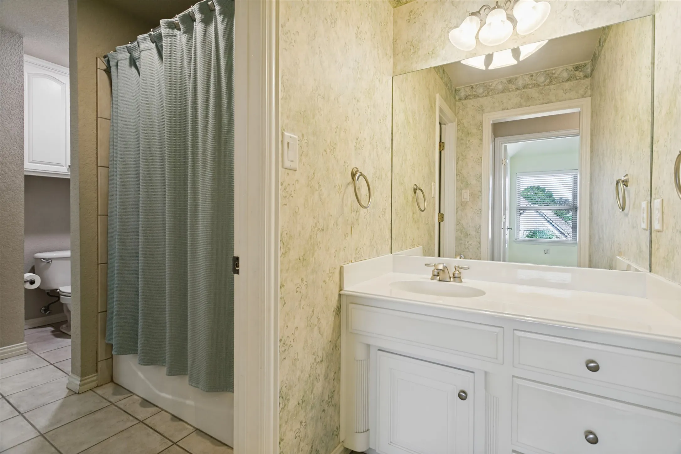 Upstairs Jack and Jill bathroom