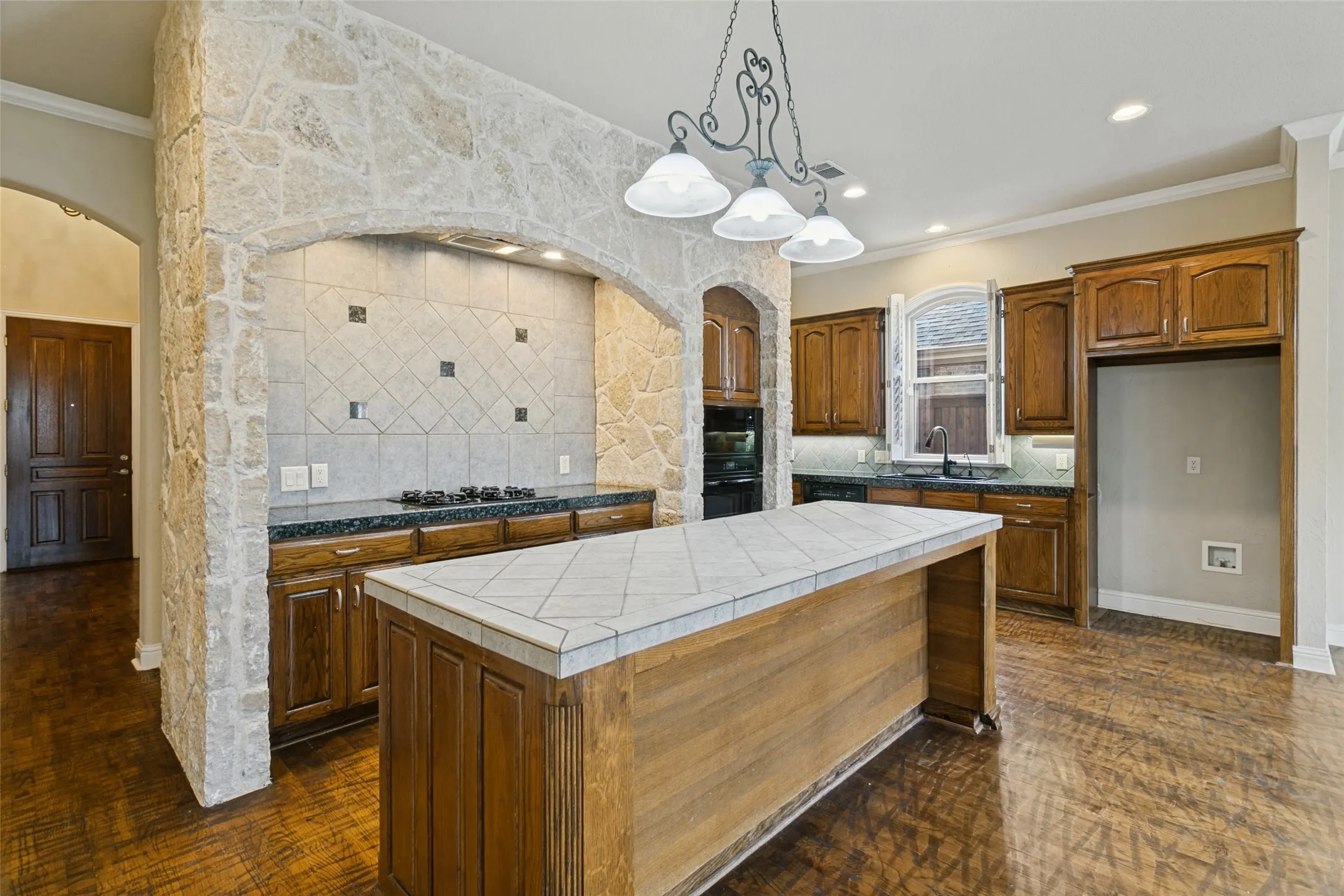 Single Family Residence For Sale in Tarrant County , 13825 E Riviera Drive, Fort Worth, Texas 76028, 4 Bedroom, 3 Bathroom, 3 Garage spaces, 3,631 Sqft, built in 2001, mls#21401099, Real Estate Agent in Fort Worth, Homes For Sale in Tarrant county, Homes For Sale in Fort Worth, Realtor in Fort Worth Texas, Real Estate Brokerage Independent Realty Texas, Luminita Cordes Realtor