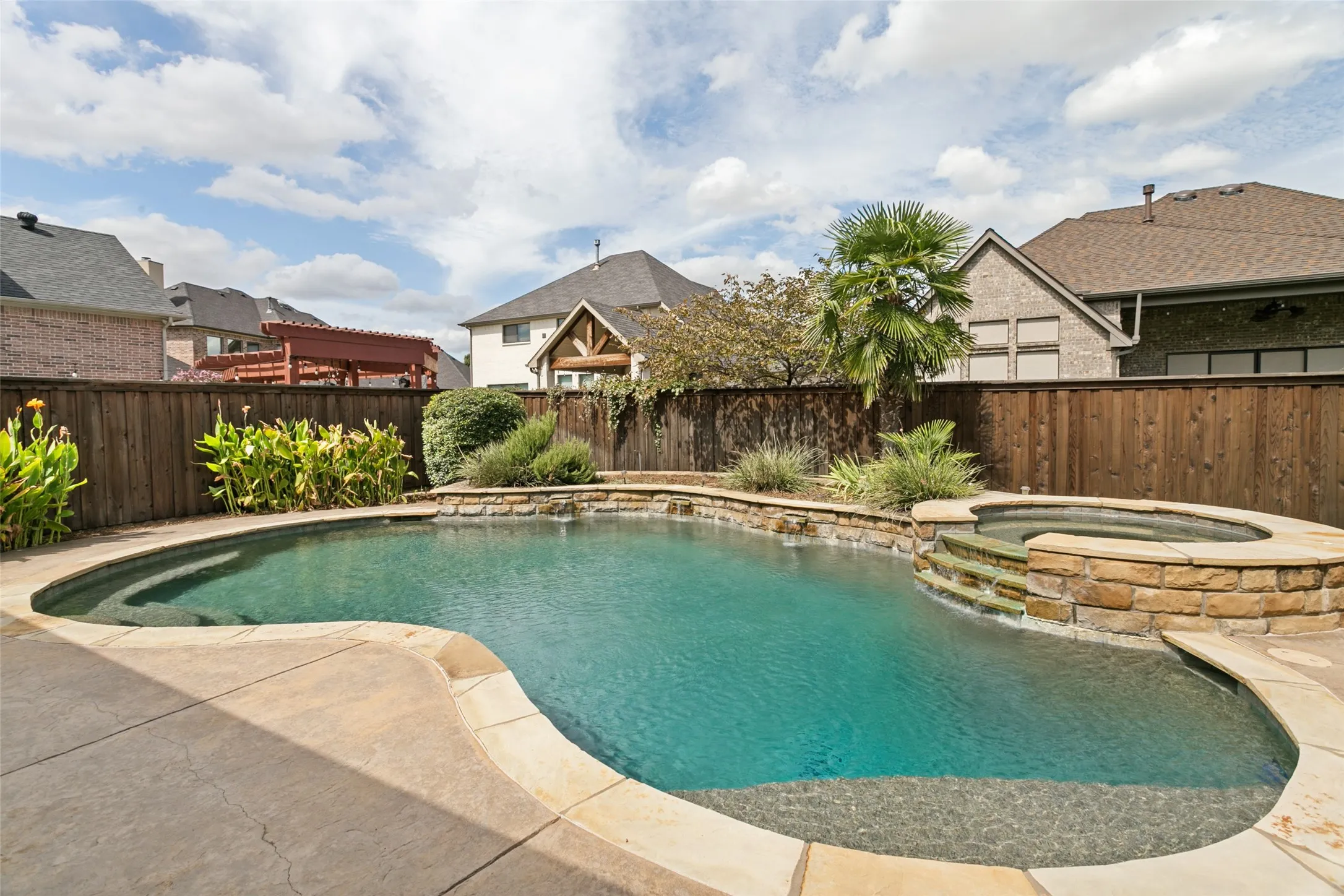 Single Family Residence For Sale in Tarrant County , 13825 E Riviera Drive, Fort Worth, Texas 76028, 4 Bedroom, 3 Bathroom, 3 Garage spaces, 3,631 Sqft, built in 2001, mls#21401099, Real Estate Agent in Fort Worth, Homes For Sale in Tarrant county, Homes For Sale in Fort Worth, Realtor in Fort Worth Texas, Real Estate Brokerage Independent Realty Texas, Luminita Cordes Realtor