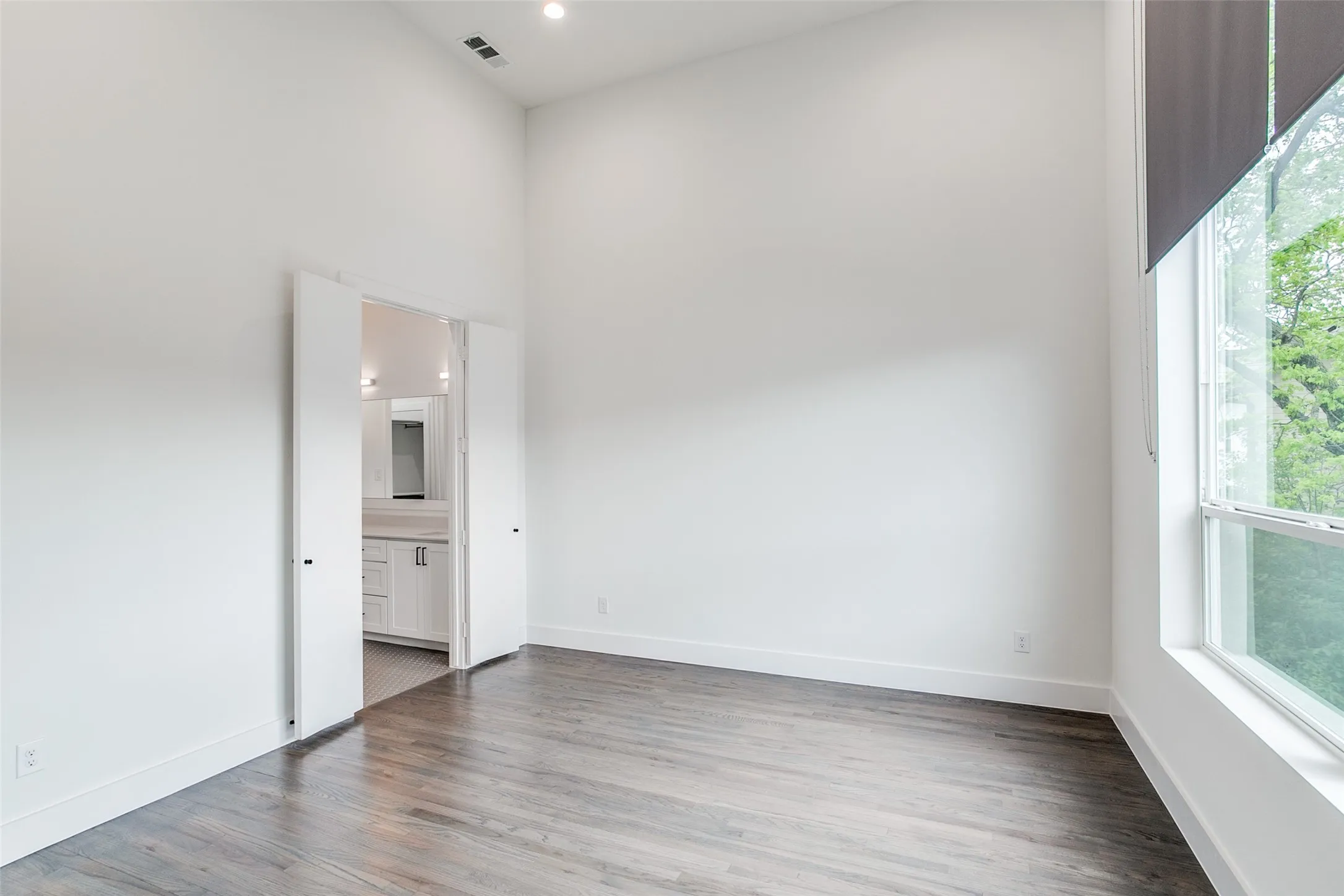 Townhouse For Rent in Dallas County , 5915 Hudson Street 106, Dallas, Texas 75206, 2 Bedroom, 3 Bathroom, 2 Garage spaces, 1,624 Sqft, built in 2022, mls#21401160, Real Estate Agent in Dallas, Homes For Rent in Dallas county, Homes For Rent in Dallas, Realtor in Dallas Texas, Real Estate Brokerage Independent Realty Texas, Luminita Cordes Realtor
