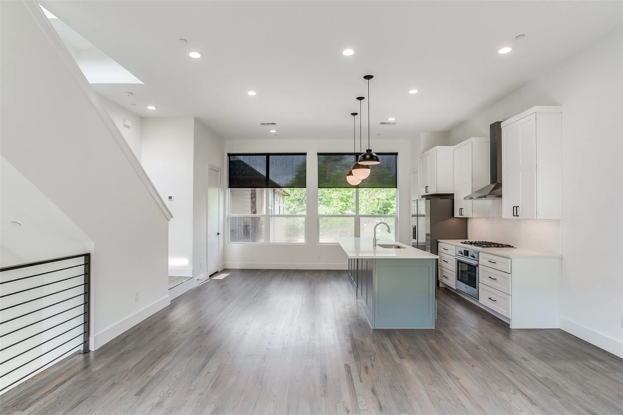 Townhouse For Rent in Dallas County , 5915 Hudson Street 106, Dallas, Texas 75206, 2 Bedroom, 3 Bathroom, 2 Garage spaces, 1,624 Sqft, built in 2022, mls#21401160, Real Estate Agent in Dallas, Homes For Rent in Dallas county, Homes For Rent in Dallas, Realtor in Dallas Texas, Real Estate Brokerage Independent Realty Texas, Luminita Cordes Realtor