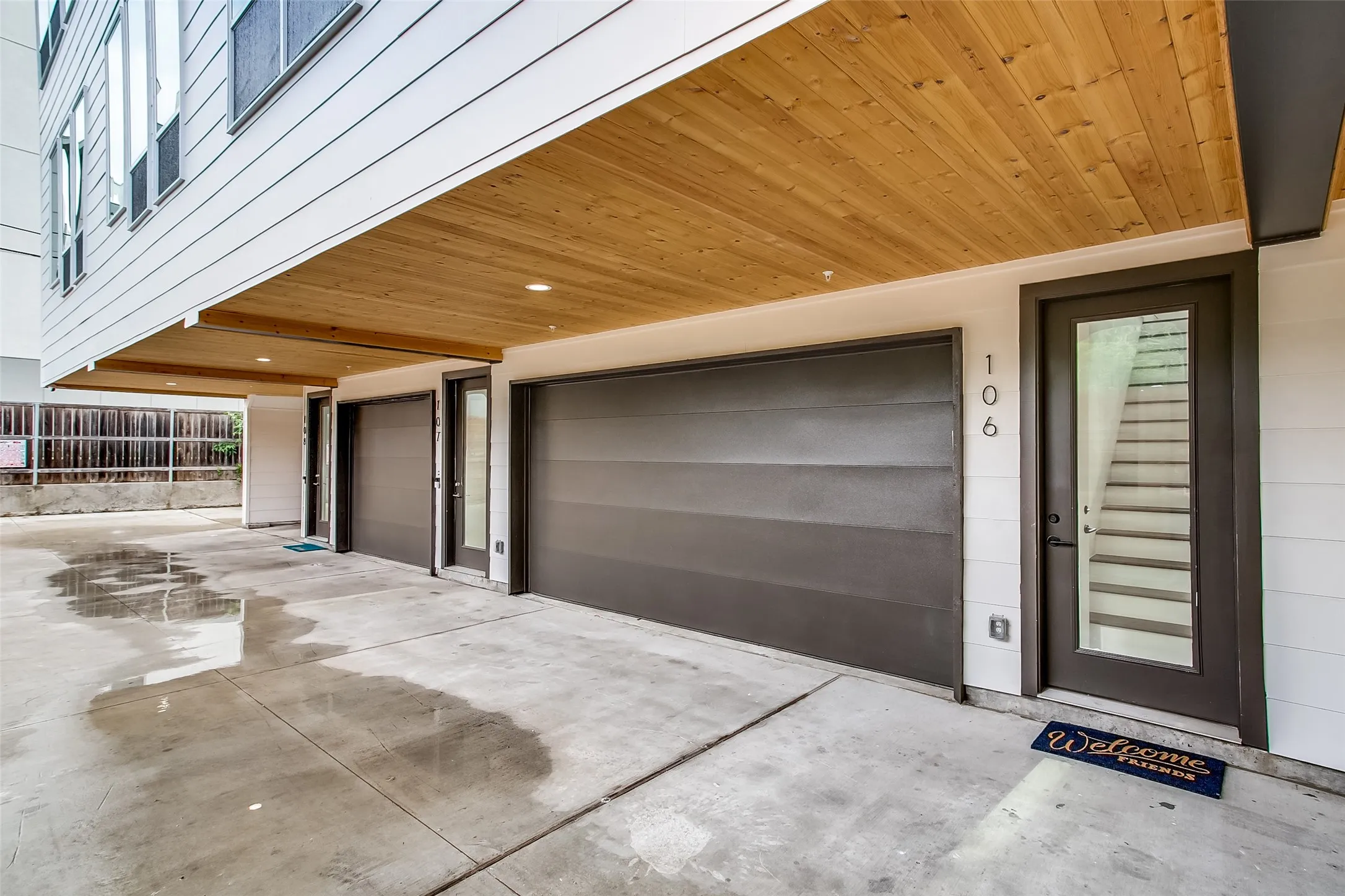 Townhouse For Rent in Dallas County , 5915 Hudson Street 106, Dallas, Texas 75206, 2 Bedroom, 3 Bathroom, 2 Garage spaces, 1,624 Sqft, built in 2022, mls#21401160, Real Estate Agent in Dallas, Homes For Rent in Dallas county, Homes For Rent in Dallas, Realtor in Dallas Texas, Real Estate Brokerage Independent Realty Texas, Luminita Cordes Realtor