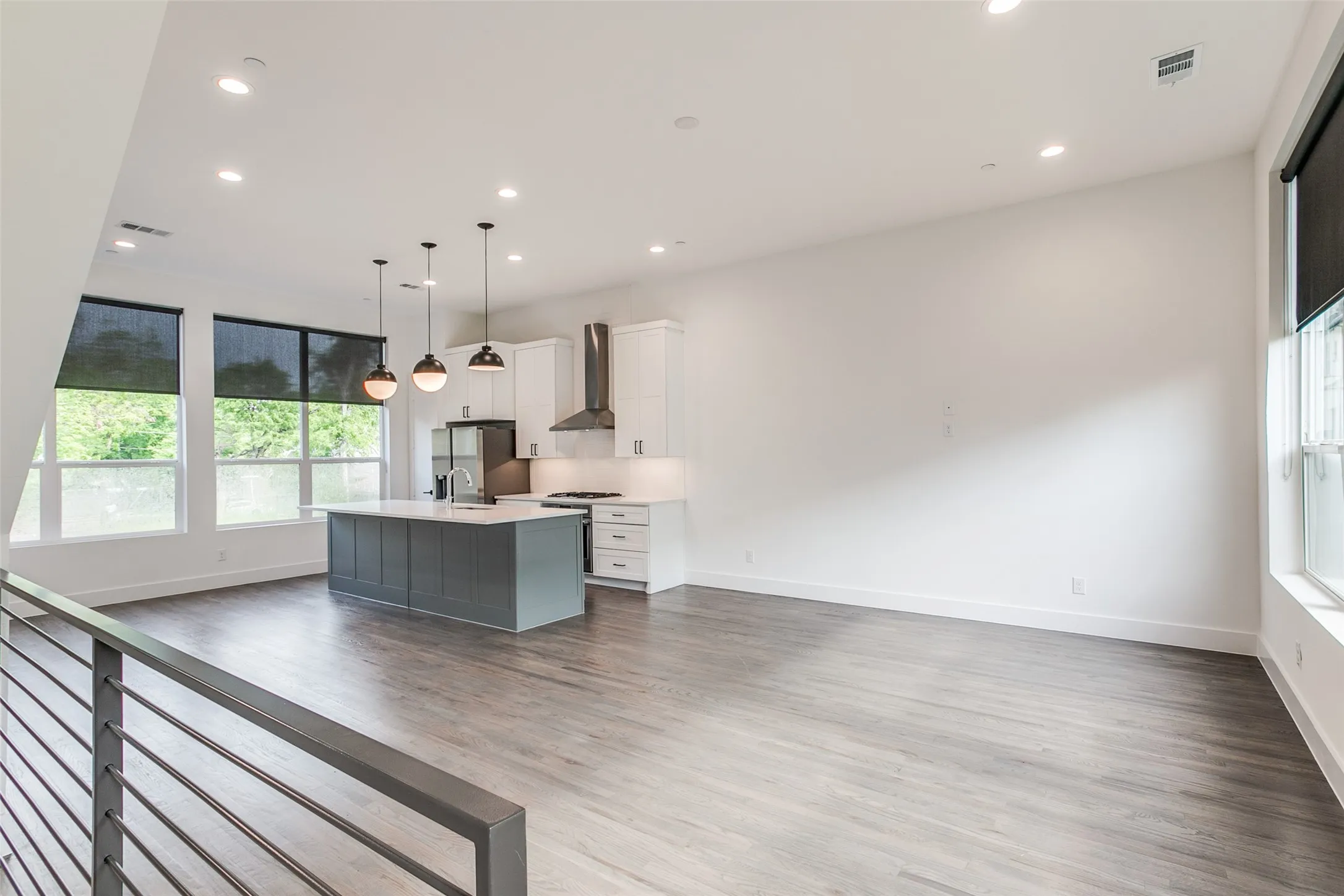 Townhouse For Rent in Dallas County , 5915 Hudson Street 106, Dallas, Texas 75206, 2 Bedroom, 3 Bathroom, 2 Garage spaces, 1,624 Sqft, built in 2022, mls#21401160, Real Estate Agent in Dallas, Homes For Rent in Dallas county, Homes For Rent in Dallas, Realtor in Dallas Texas, Real Estate Brokerage Independent Realty Texas, Luminita Cordes Realtor