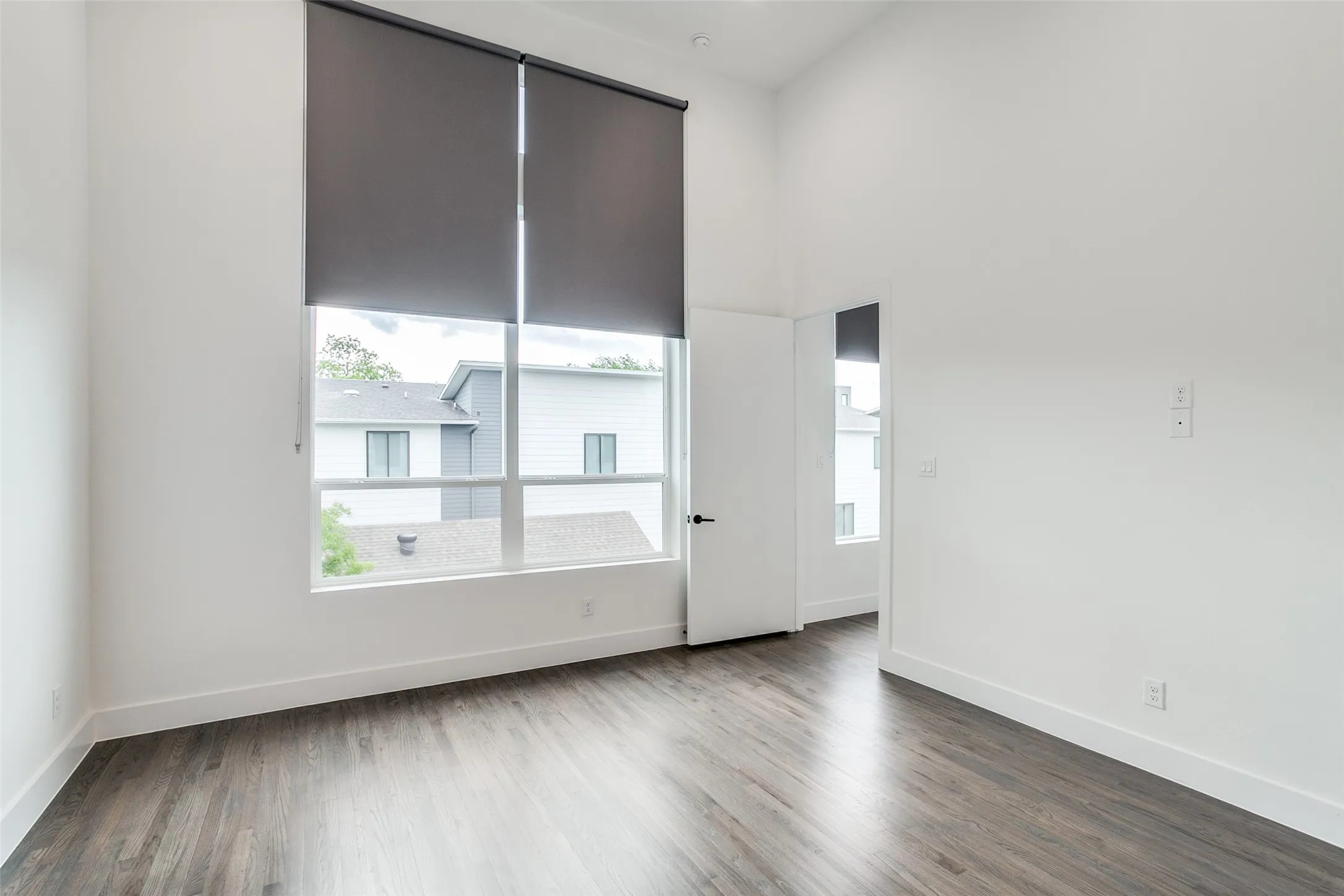 Townhouse For Rent in Dallas County , 5915 Hudson Street 106, Dallas, Texas 75206, 2 Bedroom, 3 Bathroom, 2 Garage spaces, 1,624 Sqft, built in 2022, mls#21401160, Real Estate Agent in Dallas, Homes For Rent in Dallas county, Homes For Rent in Dallas, Realtor in Dallas Texas, Real Estate Brokerage Independent Realty Texas, Luminita Cordes Realtor
