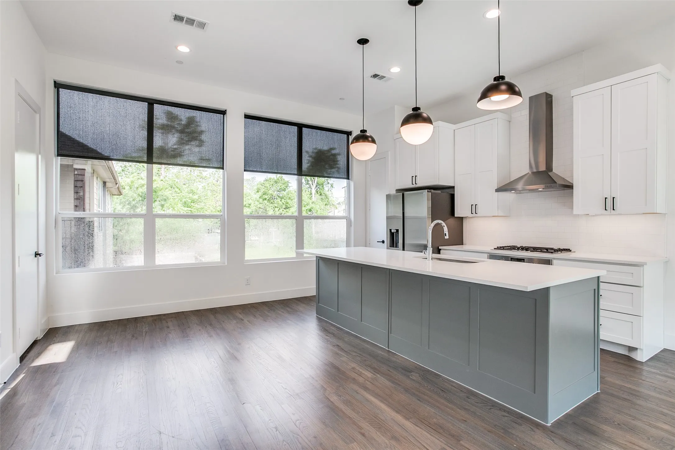 Townhouse For Rent in Dallas County , 5915 Hudson Street 106, Dallas, Texas 75206, 2 Bedroom, 3 Bathroom, 2 Garage spaces, 1,624 Sqft, built in 2022, mls#21401160, Real Estate Agent in Dallas, Homes For Rent in Dallas county, Homes For Rent in Dallas, Realtor in Dallas Texas, Real Estate Brokerage Independent Realty Texas, Luminita Cordes Realtor