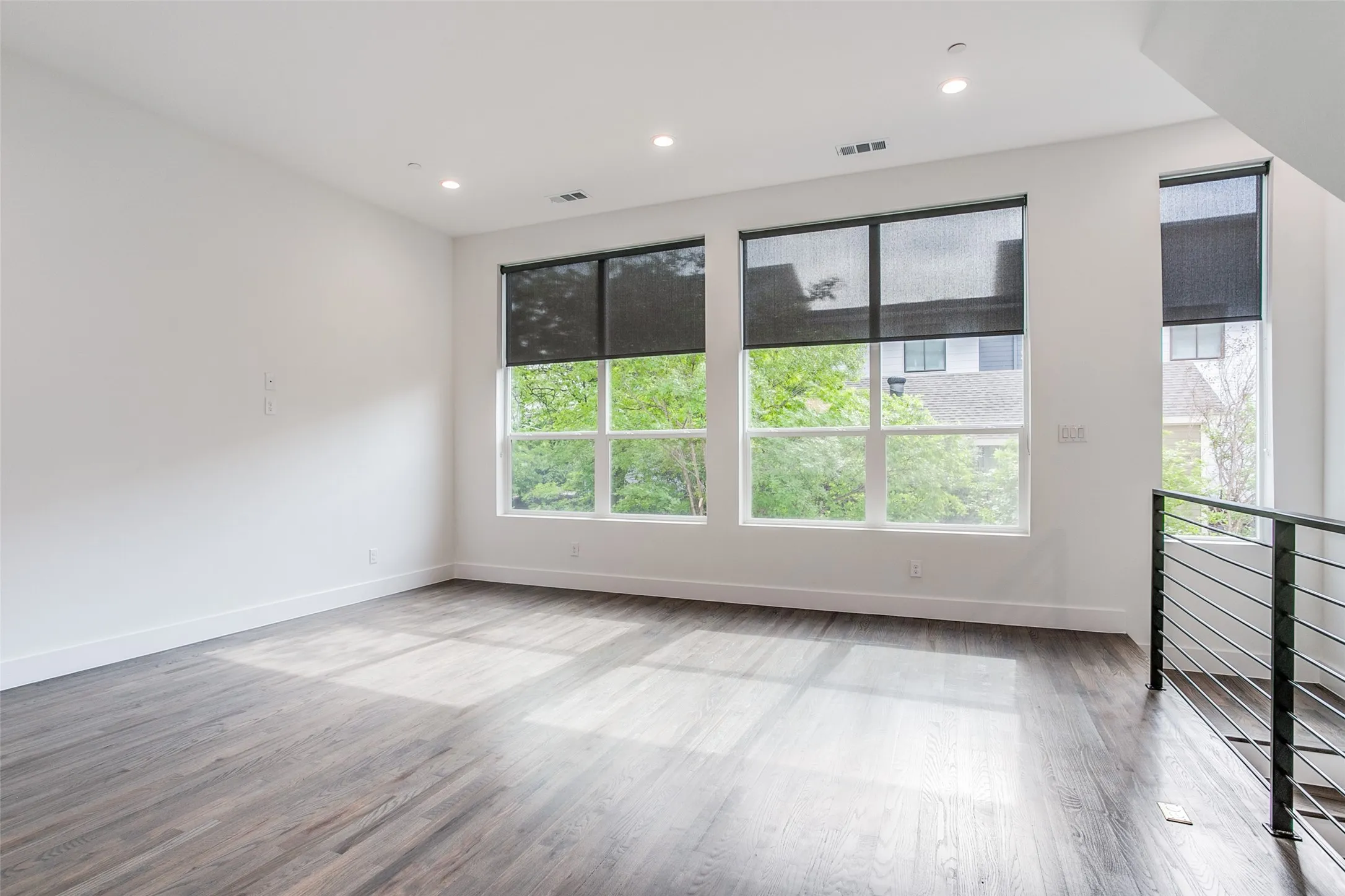 Townhouse For Rent in Dallas County , 5915 Hudson Street 106, Dallas, Texas 75206, 2 Bedroom, 3 Bathroom, 2 Garage spaces, 1,624 Sqft, built in 2022, mls#21401160, Real Estate Agent in Dallas, Homes For Rent in Dallas county, Homes For Rent in Dallas, Realtor in Dallas Texas, Real Estate Brokerage Independent Realty Texas, Luminita Cordes Realtor