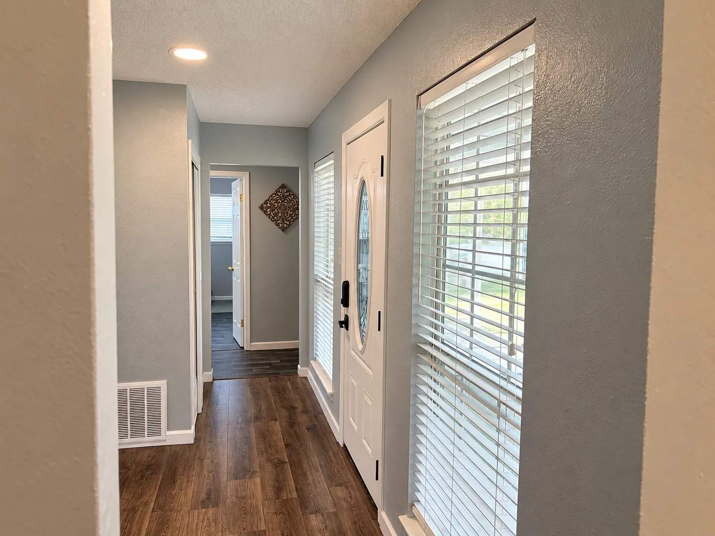 Single Family Residence For Sale in Palo Pinto County , 3001 S Murco Drive, Mineral Wells, Texas 76067, 3 Bedroom, 2 Bathroom, 2 Garage spaces, 2,258 Sqft, built in 1977, mls#21399358, Real Estate Agent in Mineral Wells, Homes For Sale in Palo Pinto county, Homes For Sale in Mineral Wells, Realtor in Mineral Wells Texas, Real Estate Brokerage Independent Realty Texas, Luminita Cordes Realtor