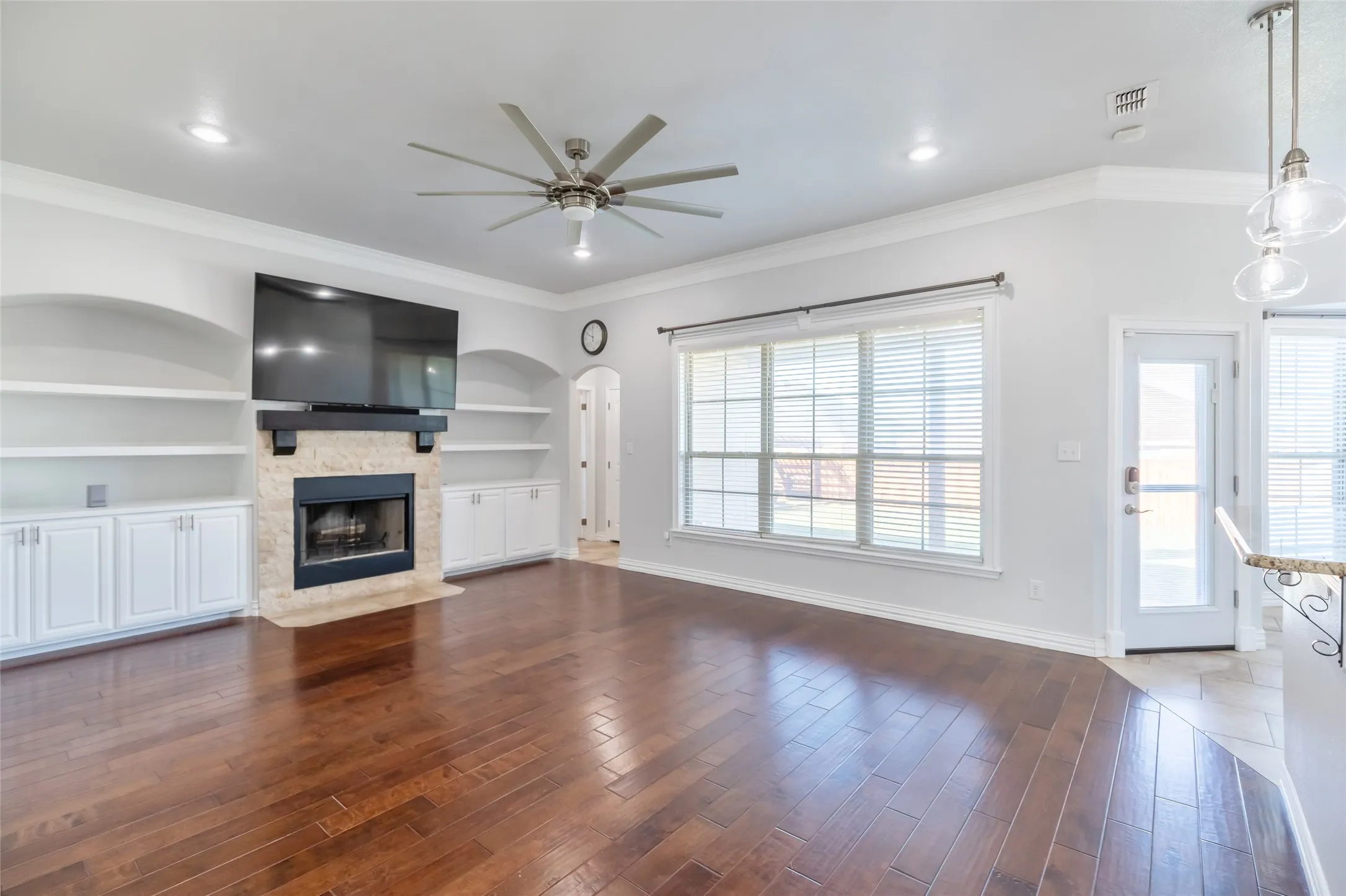 Single Family Residence For Sale in Taylor County , 5142 Spring Creek Road, Abilene, Texas 79602, 4 Bedroom, 2 Bathroom, 2 Garage spaces, 1,751 Sqft, built in 2013, mls#21401162, Real Estate Agent in Abilene, Homes For Sale in Taylor county, Homes For Sale in Abilene, Realtor in Abilene Texas, Real Estate Brokerage Independent Realty Texas, Luminita Cordes Realtor