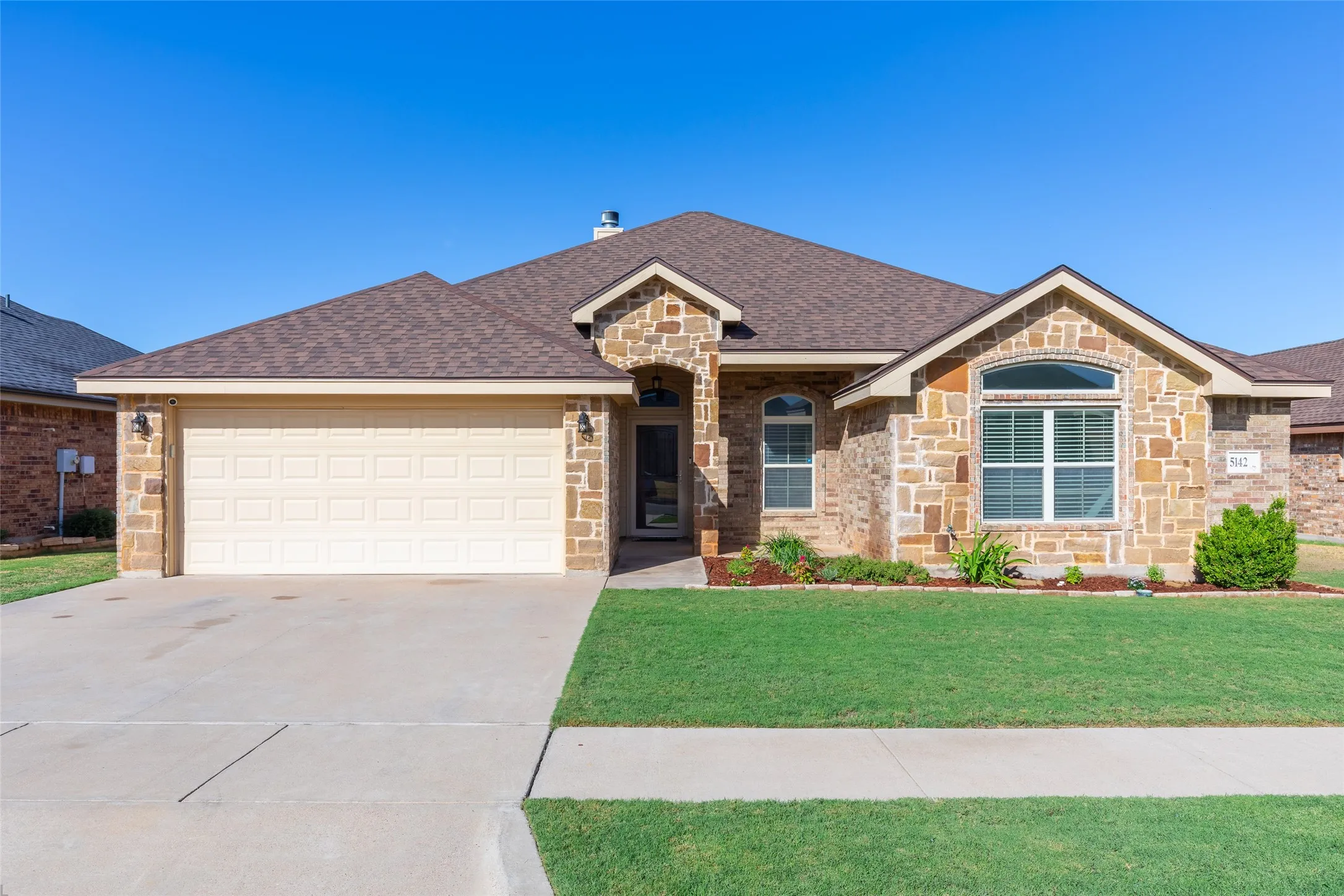 Single Family Residence For Sale in Taylor County , 5142 Spring Creek Road, Abilene, Texas 79602, 4 Bedroom, 2 Bathroom, 2 Garage spaces, 1,751 Sqft, built in 2013, mls#21401162, Real Estate Agent in Abilene, Homes For Sale in Taylor county, Homes For Sale in Abilene, Realtor in Abilene Texas, Real Estate Brokerage Independent Realty Texas, Luminita Cordes Realtor