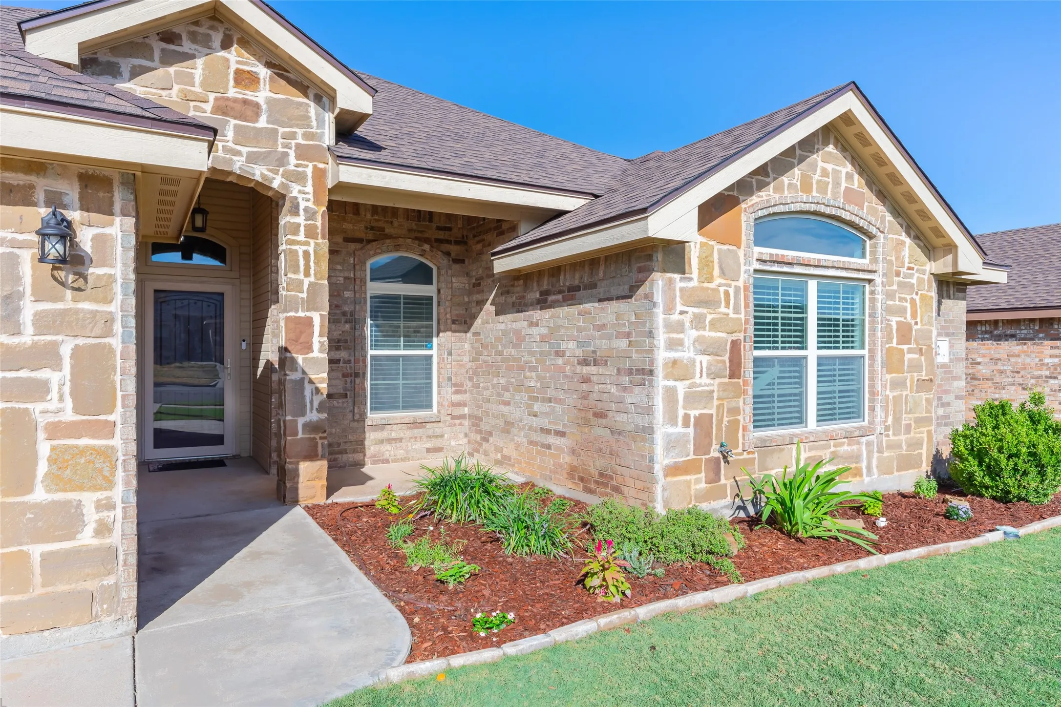 Single Family Residence For Sale in Taylor County , 5142 Spring Creek Road, Abilene, Texas 79602, 4 Bedroom, 2 Bathroom, 2 Garage spaces, 1,751 Sqft, built in 2013, mls#21401162, Real Estate Agent in Abilene, Homes For Sale in Taylor county, Homes For Sale in Abilene, Realtor in Abilene Texas, Real Estate Brokerage Independent Realty Texas, Luminita Cordes Realtor