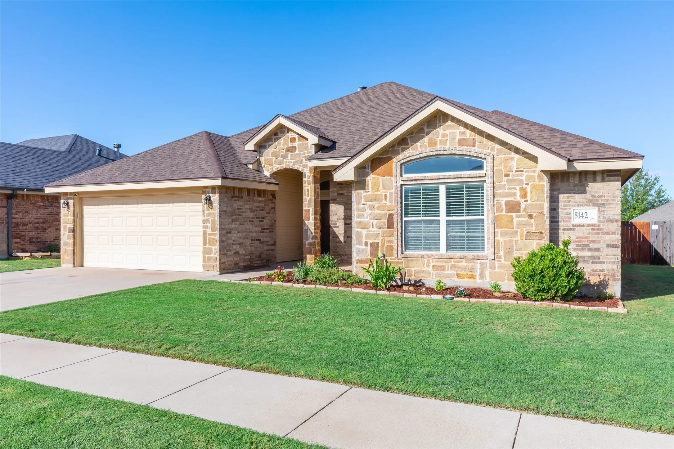 Single Family Residence For Sale in Taylor County , 5142 Spring Creek Road, Abilene, Texas 79602, 4 Bedroom, 2 Bathroom, 2 Garage spaces, 1,751 Sqft, built in 2013, mls#21401162, Real Estate Agent in Abilene, Homes For Sale in Taylor county, Homes For Sale in Abilene, Realtor in Abilene Texas, Real Estate Brokerage Independent Realty Texas, Luminita Cordes Realtor