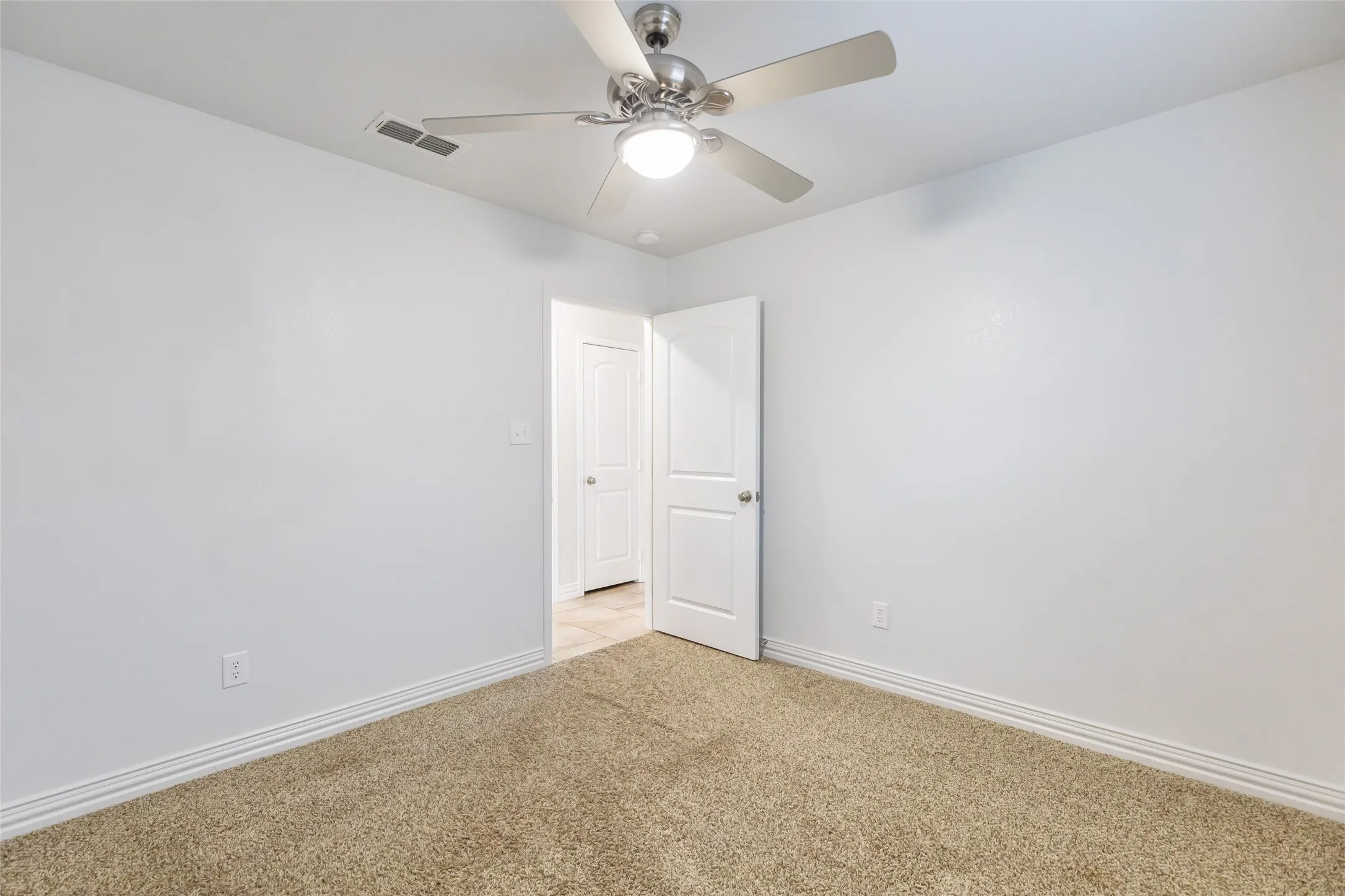 Single Family Residence For Sale in Taylor County , 5142 Spring Creek Road, Abilene, Texas 79602, 4 Bedroom, 2 Bathroom, 2 Garage spaces, 1,751 Sqft, built in 2013, mls#21401162, Real Estate Agent in Abilene, Homes For Sale in Taylor county, Homes For Sale in Abilene, Realtor in Abilene Texas, Real Estate Brokerage Independent Realty Texas, Luminita Cordes Realtor