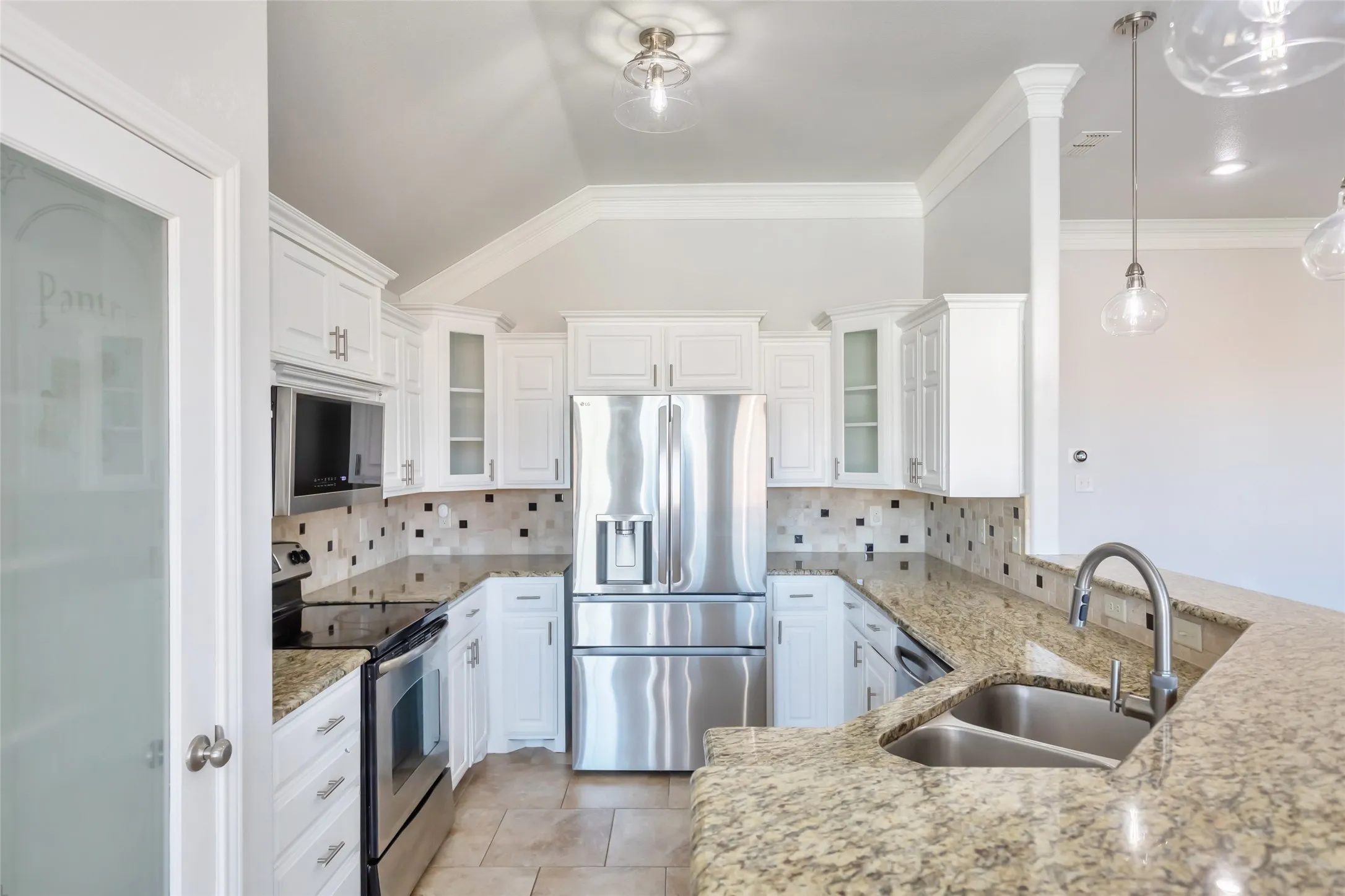 Single Family Residence For Sale in Taylor County , 5142 Spring Creek Road, Abilene, Texas 79602, 4 Bedroom, 2 Bathroom, 2 Garage spaces, 1,751 Sqft, built in 2013, mls#21401162, Real Estate Agent in Abilene, Homes For Sale in Taylor county, Homes For Sale in Abilene, Realtor in Abilene Texas, Real Estate Brokerage Independent Realty Texas, Luminita Cordes Realtor
