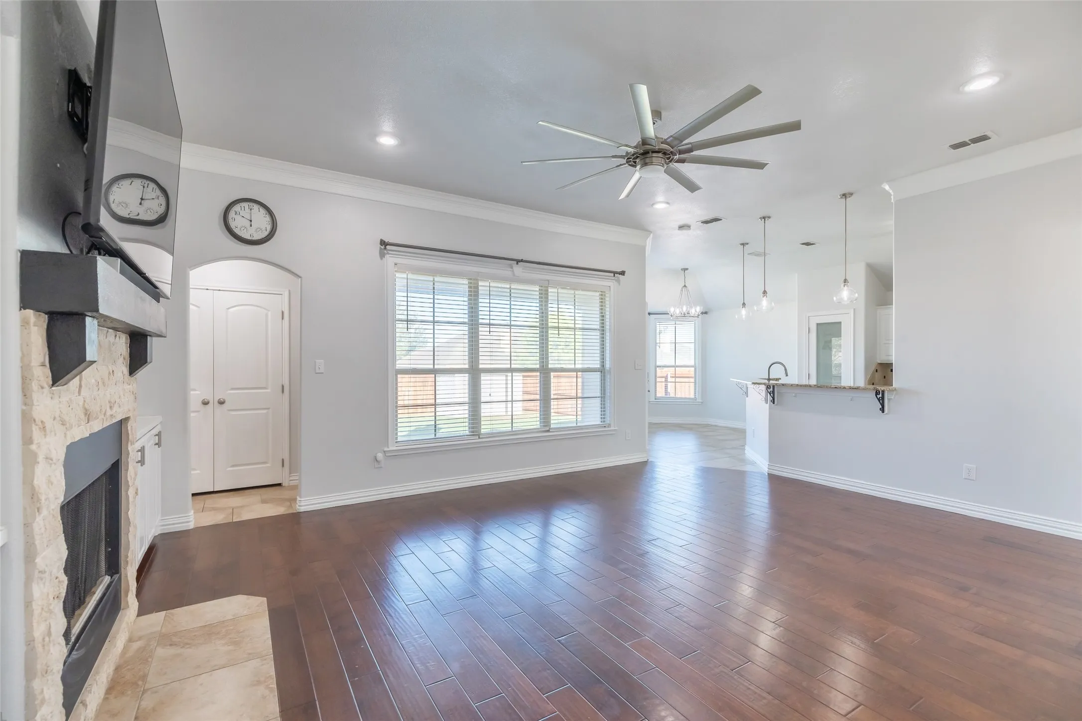 Single Family Residence For Sale in Taylor County , 5142 Spring Creek Road, Abilene, Texas 79602, 4 Bedroom, 2 Bathroom, 2 Garage spaces, 1,751 Sqft, built in 2013, mls#21401162, Real Estate Agent in Abilene, Homes For Sale in Taylor county, Homes For Sale in Abilene, Realtor in Abilene Texas, Real Estate Brokerage Independent Realty Texas, Luminita Cordes Realtor