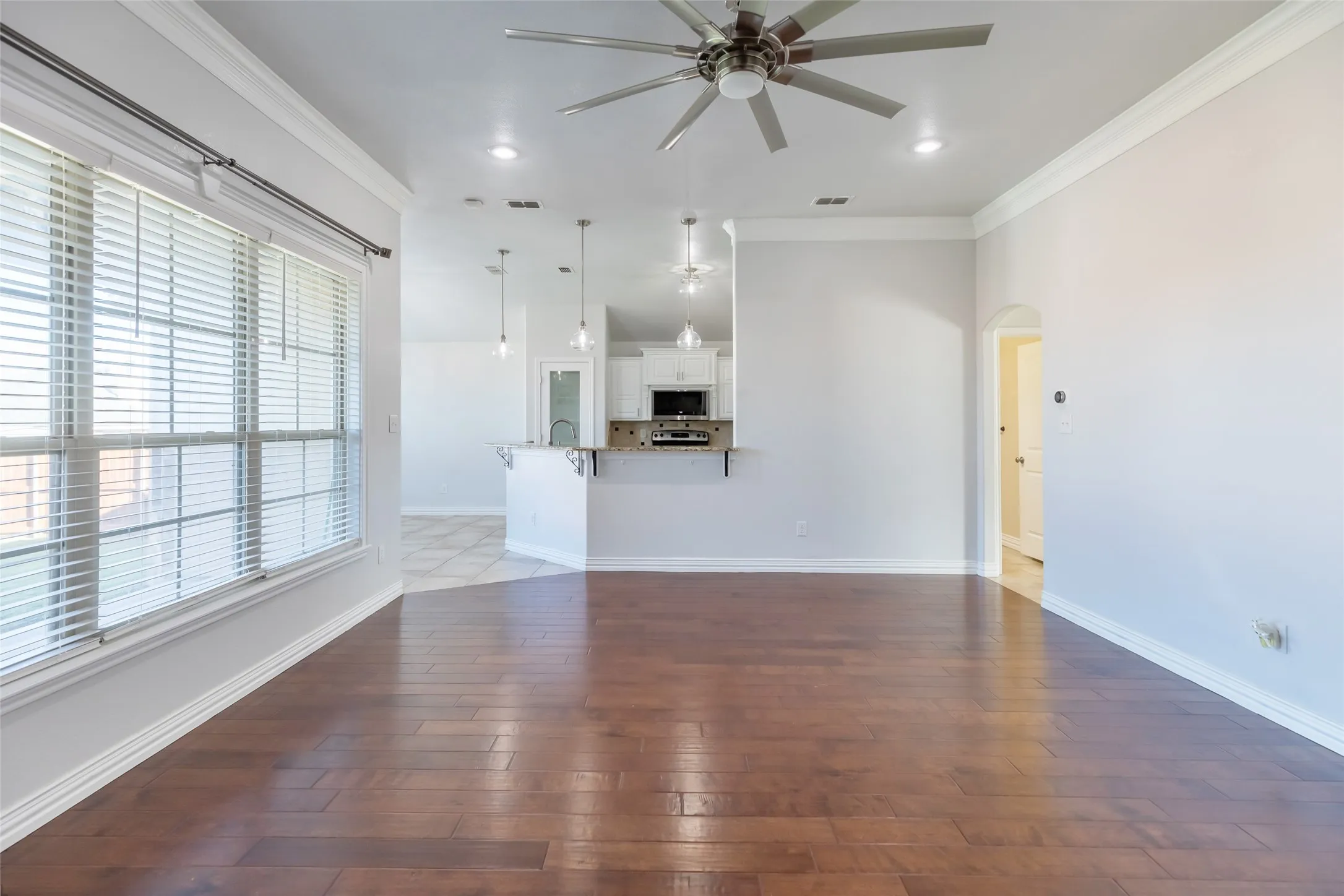 Single Family Residence For Sale in Taylor County , 5142 Spring Creek Road, Abilene, Texas 79602, 4 Bedroom, 2 Bathroom, 2 Garage spaces, 1,751 Sqft, built in 2013, mls#21401162, Real Estate Agent in Abilene, Homes For Sale in Taylor county, Homes For Sale in Abilene, Realtor in Abilene Texas, Real Estate Brokerage Independent Realty Texas, Luminita Cordes Realtor