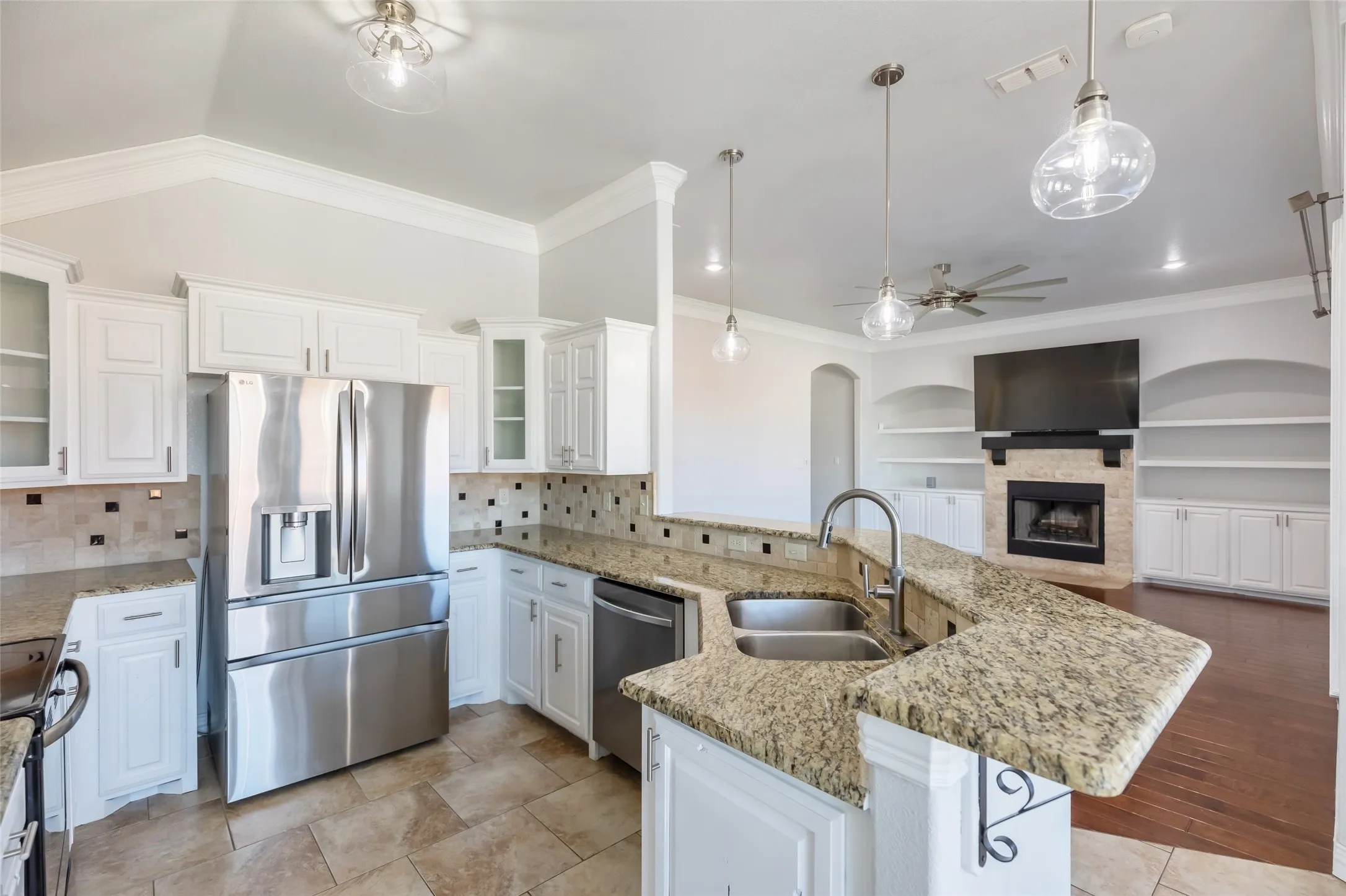 Single Family Residence For Sale in Taylor County , 5142 Spring Creek Road, Abilene, Texas 79602, 4 Bedroom, 2 Bathroom, 2 Garage spaces, 1,751 Sqft, built in 2013, mls#21401162, Real Estate Agent in Abilene, Homes For Sale in Taylor county, Homes For Sale in Abilene, Realtor in Abilene Texas, Real Estate Brokerage Independent Realty Texas, Luminita Cordes Realtor