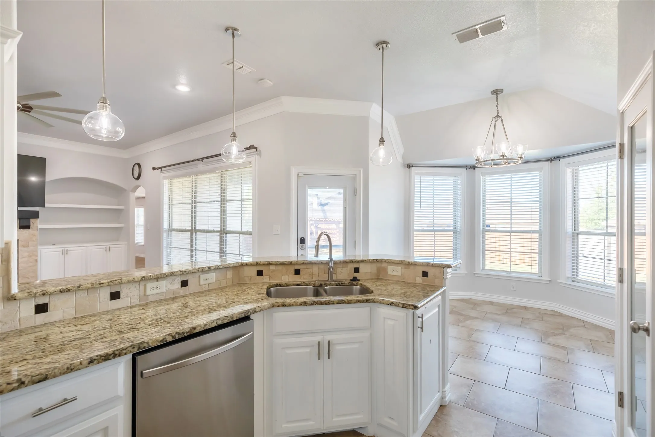 Single Family Residence For Sale in Taylor County , 5142 Spring Creek Road, Abilene, Texas 79602, 4 Bedroom, 2 Bathroom, 2 Garage spaces, 1,751 Sqft, built in 2013, mls#21401162, Real Estate Agent in Abilene, Homes For Sale in Taylor county, Homes For Sale in Abilene, Realtor in Abilene Texas, Real Estate Brokerage Independent Realty Texas, Luminita Cordes Realtor