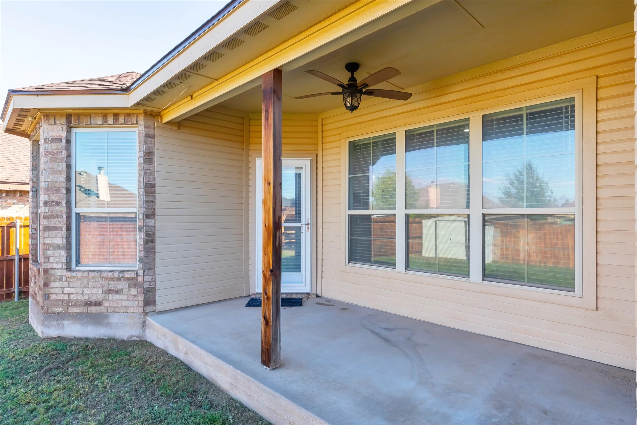 Single Family Residence For Sale in Taylor County , 5142 Spring Creek Road, Abilene, Texas 79602, 4 Bedroom, 2 Bathroom, 2 Garage spaces, 1,751 Sqft, built in 2013, mls#21401162, Real Estate Agent in Abilene, Homes For Sale in Taylor county, Homes For Sale in Abilene, Realtor in Abilene Texas, Real Estate Brokerage Independent Realty Texas, Luminita Cordes Realtor