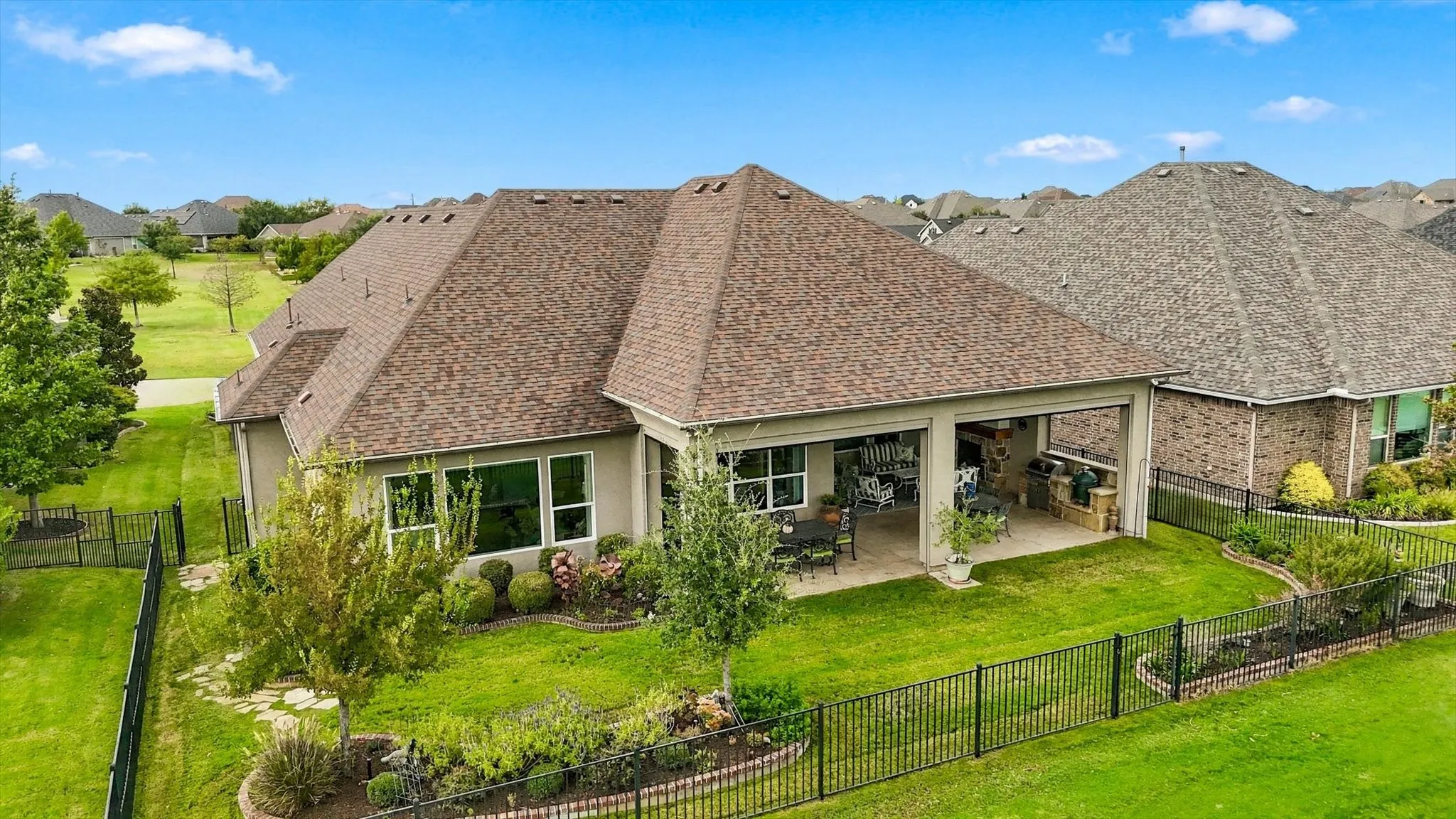 Single Family Residence For Sale in Denton County , 9713 Arkose Drive, Denton, Texas 76207, 2 Bedroom, 3 Bathroom, 3 Garage spaces, 2,809 Sqft, built in 2019, mls#21399355, Real Estate Agent in Denton, Homes For Sale in Denton county, Homes For Sale in Denton, Realtor in Denton Texas, Real Estate Brokerage Independent Realty Texas, Luminita Cordes Realtor