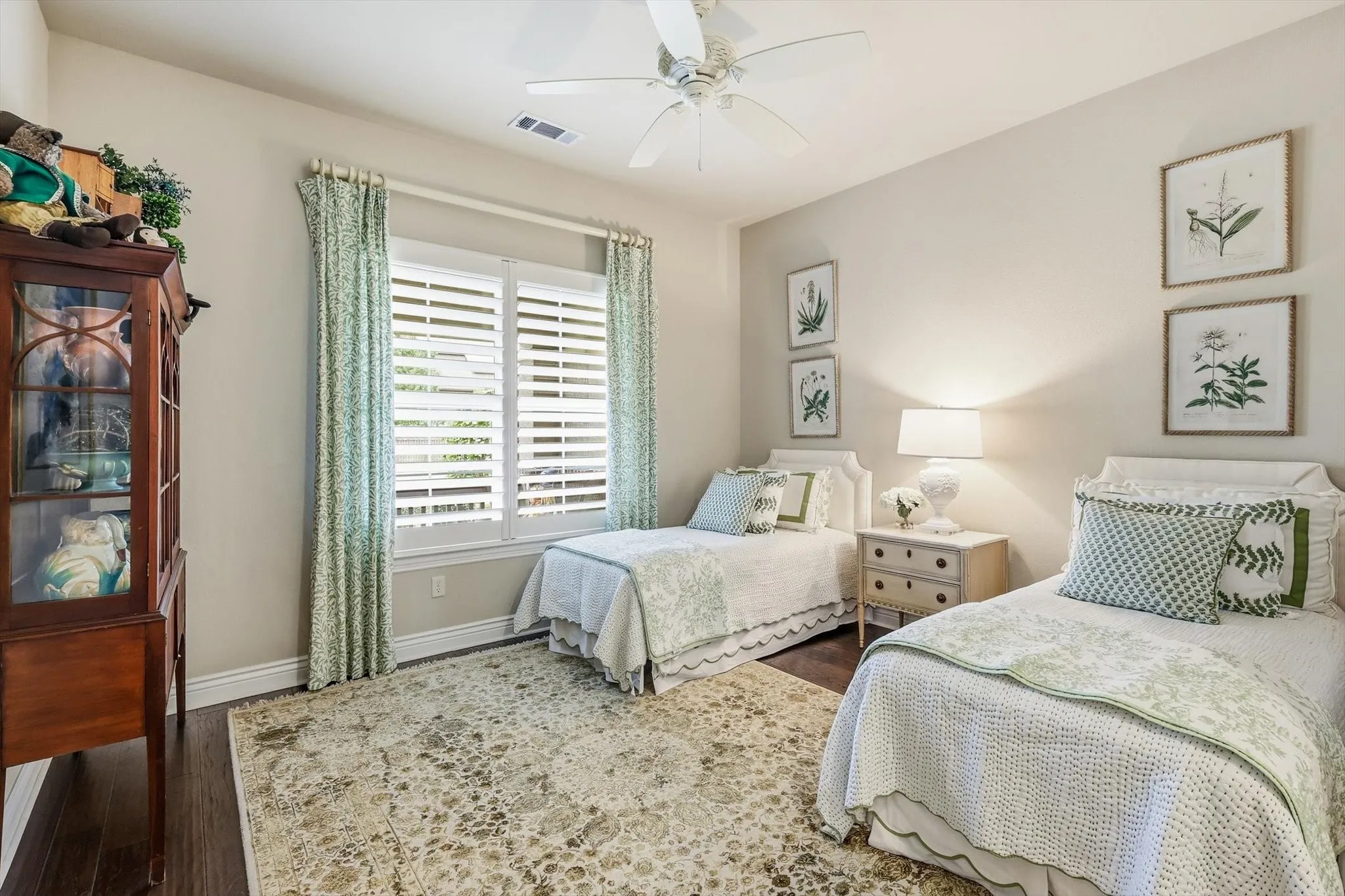 Single Family Residence For Sale in Denton County , 9713 Arkose Drive, Denton, Texas 76207, 2 Bedroom, 3 Bathroom, 3 Garage spaces, 2,809 Sqft, built in 2019, mls#21399355, Real Estate Agent in Denton, Homes For Sale in Denton county, Homes For Sale in Denton, Realtor in Denton Texas, Real Estate Brokerage Independent Realty Texas, Luminita Cordes Realtor