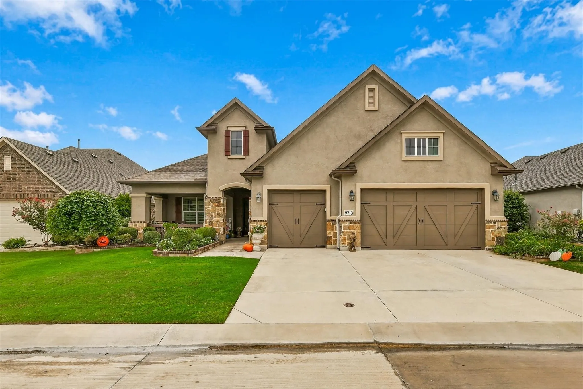 Single Family Residence For Sale in Denton County , 9713 Arkose Drive, Denton, Texas 76207, 2 Bedroom, 3 Bathroom, 3 Garage spaces, 2,809 Sqft, built in 2019, mls#21399355, Real Estate Agent in Denton, Homes For Sale in Denton county, Homes For Sale in Denton, Realtor in Denton Texas, Real Estate Brokerage Independent Realty Texas, Luminita Cordes Realtor