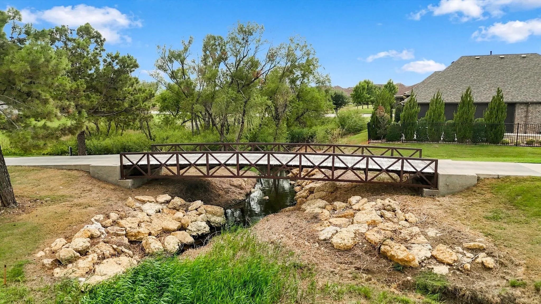 Single Family Residence For Sale in Denton County , 9713 Arkose Drive, Denton, Texas 76207, 2 Bedroom, 3 Bathroom, 3 Garage spaces, 2,809 Sqft, built in 2019, mls#21399355, Real Estate Agent in Denton, Homes For Sale in Denton county, Homes For Sale in Denton, Realtor in Denton Texas, Real Estate Brokerage Independent Realty Texas, Luminita Cordes Realtor