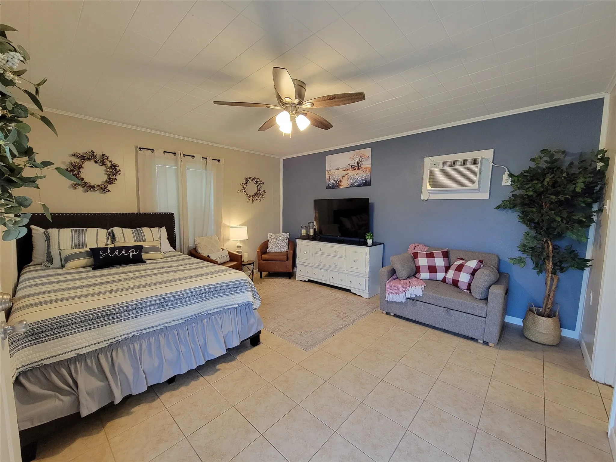 Single Family Residence For Rent in Hunt County , 1901 E State Highway 276 5, West Tawakoni, Texas 75474, 1 Bedroom, 1 Bathroom, Garage spaces, 351 Sqft, built in 1982, mls#21401165, Real Estate Agent in West Tawakoni, Homes For Rent in Hunt county, Homes For Rent in West Tawakoni, Realtor in West Tawakoni Texas, Real Estate Brokerage Independent Realty Texas, Luminita Cordes Realtor