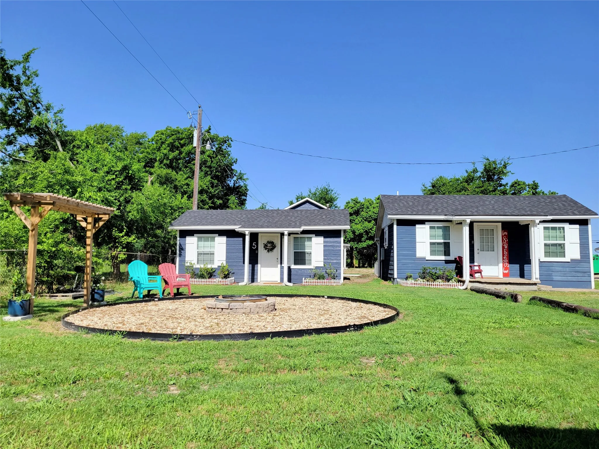 Single Family Residence For Rent in Hunt County , 1901 E State Highway 276 5, West Tawakoni, Texas 75474, 1 Bedroom, 1 Bathroom, Garage spaces, 351 Sqft, built in 1982, mls#21401165, Real Estate Agent in West Tawakoni, Homes For Rent in Hunt county, Homes For Rent in West Tawakoni, Realtor in West Tawakoni Texas, Real Estate Brokerage Independent Realty Texas, Luminita Cordes Realtor