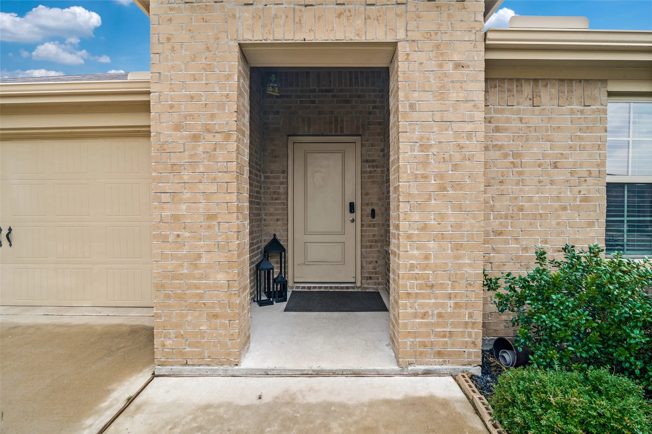 Single Family Residence For Sale in Hunt County , 2944 Shoemaker Drive, Royse City, Texas 75189, 4 Bedroom, 2 Bathroom, 2 Garage spaces, 1,917 Sqft, built in 2022, mls#21397726, Real Estate Agent in Royse City, Homes For Sale in Hunt county, Homes For Sale in Royse City, Realtor in Royse City Texas, Real Estate Brokerage Independent Realty Texas, Luminita Cordes Realtor