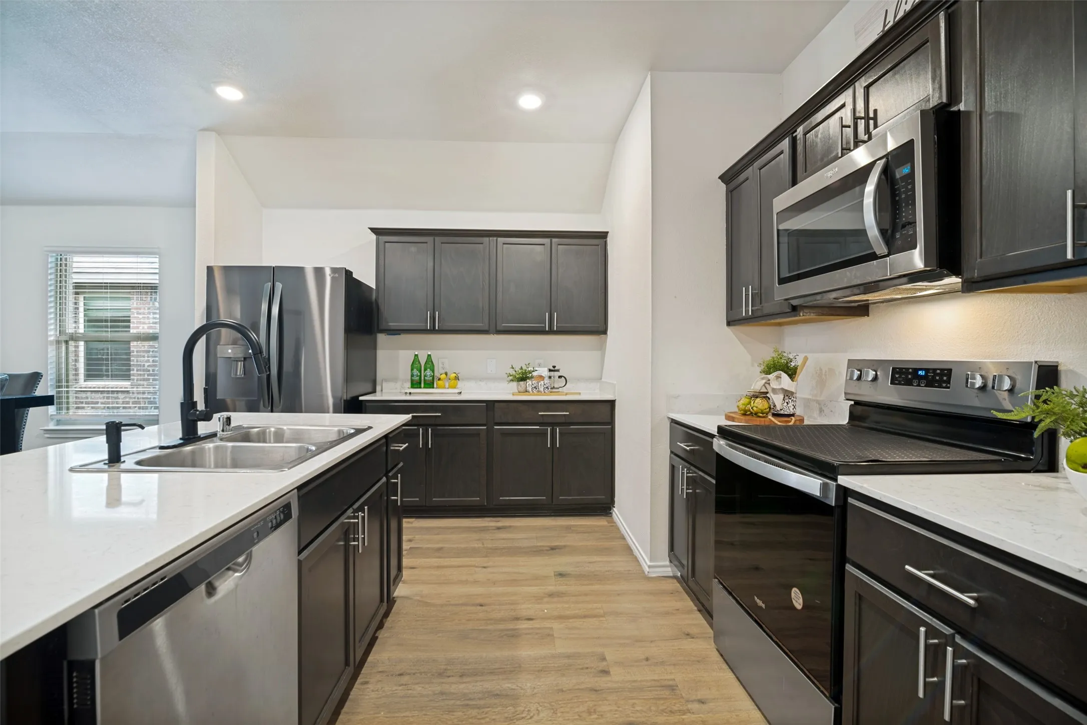 Single Family Residence For Sale in Hunt County , 2944 Shoemaker Drive, Royse City, Texas 75189, 4 Bedroom, 2 Bathroom, 2 Garage spaces, 1,917 Sqft, built in 2022, mls#21397726, Real Estate Agent in Royse City, Homes For Sale in Hunt county, Homes For Sale in Royse City, Realtor in Royse City Texas, Real Estate Brokerage Independent Realty Texas, Luminita Cordes Realtor