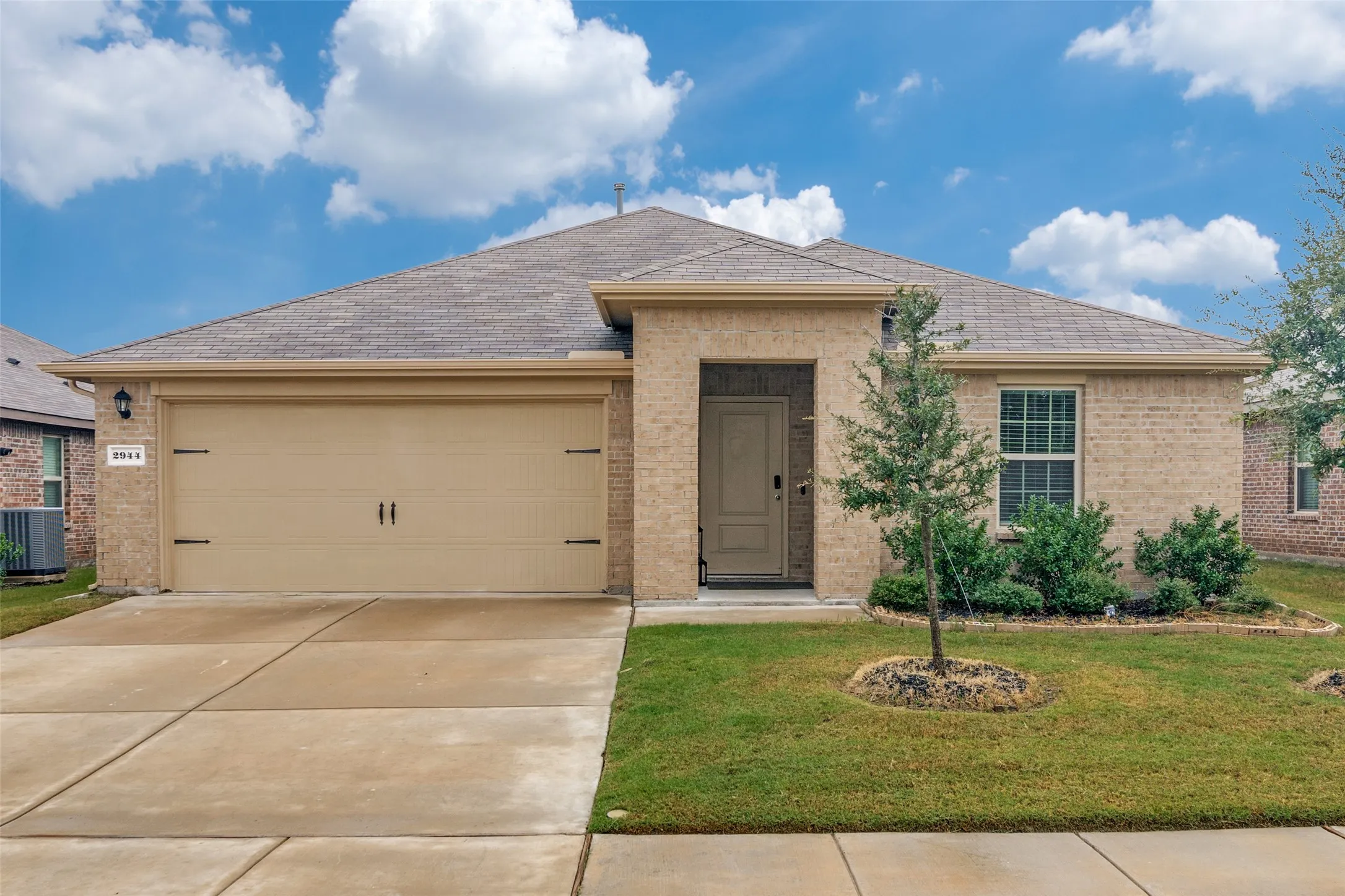 Single Family Residence For Sale in Hunt County , 2944 Shoemaker Drive, Royse City, Texas 75189, 4 Bedroom, 2 Bathroom, 2 Garage spaces, 1,917 Sqft, built in 2022, mls#21397726, Real Estate Agent in Royse City, Homes For Sale in Hunt county, Homes For Sale in Royse City, Realtor in Royse City Texas, Real Estate Brokerage Independent Realty Texas, Luminita Cordes Realtor