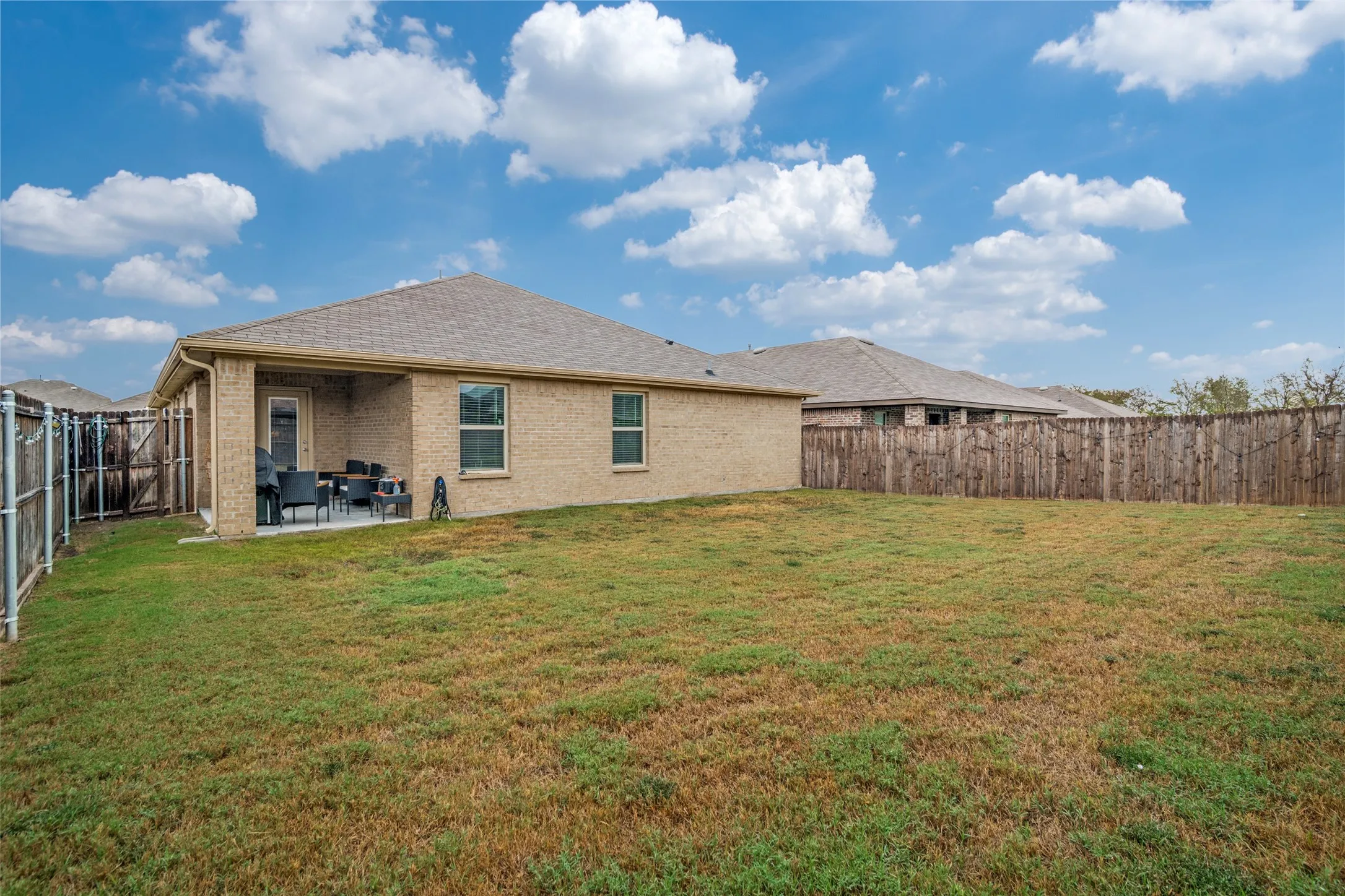 Single Family Residence For Sale in Hunt County , 2944 Shoemaker Drive, Royse City, Texas 75189, 4 Bedroom, 2 Bathroom, 2 Garage spaces, 1,917 Sqft, built in 2022, mls#21397726, Real Estate Agent in Royse City, Homes For Sale in Hunt county, Homes For Sale in Royse City, Realtor in Royse City Texas, Real Estate Brokerage Independent Realty Texas, Luminita Cordes Realtor