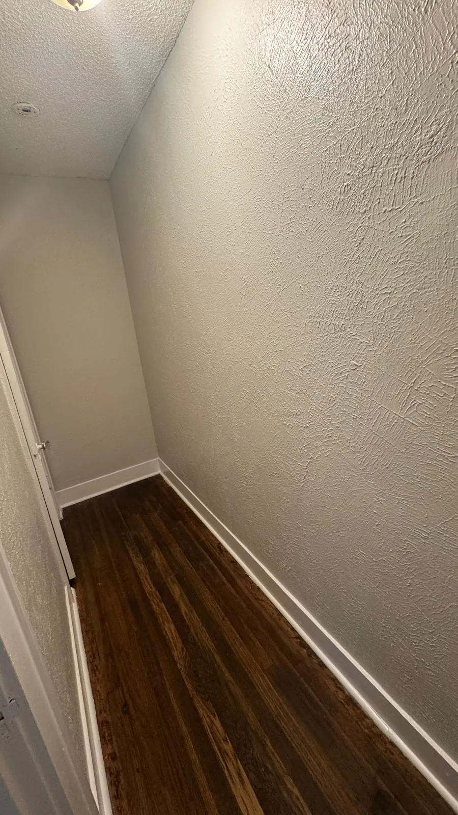 Duplex For Rent in Dallas County , 700 Cumberland Street, Dallas, Texas 75203, 2 Bedroom, 1 Bathroom, 1 Garage spaces, 846 Sqft, built in 1945, mls#21401154, Real Estate Agent in Dallas, Homes For Rent in Dallas county, Homes For Rent in Dallas, Realtor in Dallas Texas, Real Estate Brokerage Independent Realty Texas, Luminita Cordes Realtor