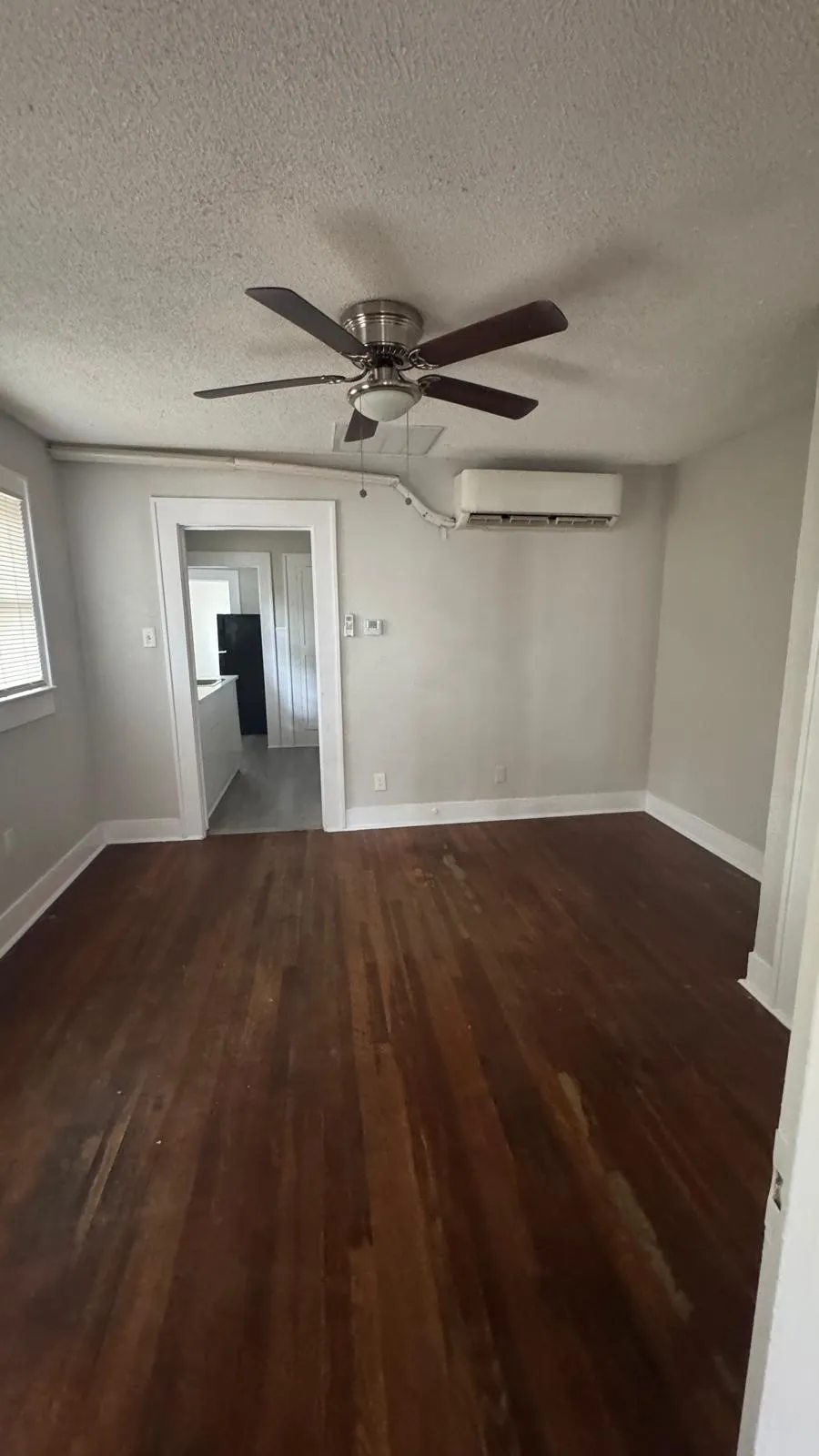 Duplex For Rent in Dallas County , 700 Cumberland Street, Dallas, Texas 75203, 2 Bedroom, 1 Bathroom, 1 Garage spaces, 846 Sqft, built in 1945, mls#21401154, Real Estate Agent in Dallas, Homes For Rent in Dallas county, Homes For Rent in Dallas, Realtor in Dallas Texas, Real Estate Brokerage Independent Realty Texas, Luminita Cordes Realtor