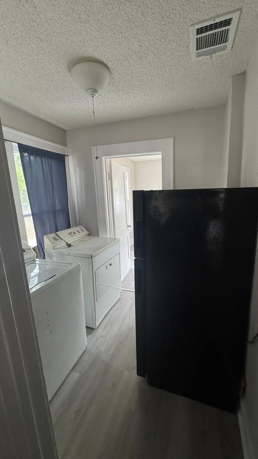 Duplex For Rent in Dallas County , 700 Cumberland Street, Dallas, Texas 75203, 2 Bedroom, 1 Bathroom, 1 Garage spaces, 846 Sqft, built in 1945, mls#21401154, Real Estate Agent in Dallas, Homes For Rent in Dallas county, Homes For Rent in Dallas, Realtor in Dallas Texas, Real Estate Brokerage Independent Realty Texas, Luminita Cordes Realtor