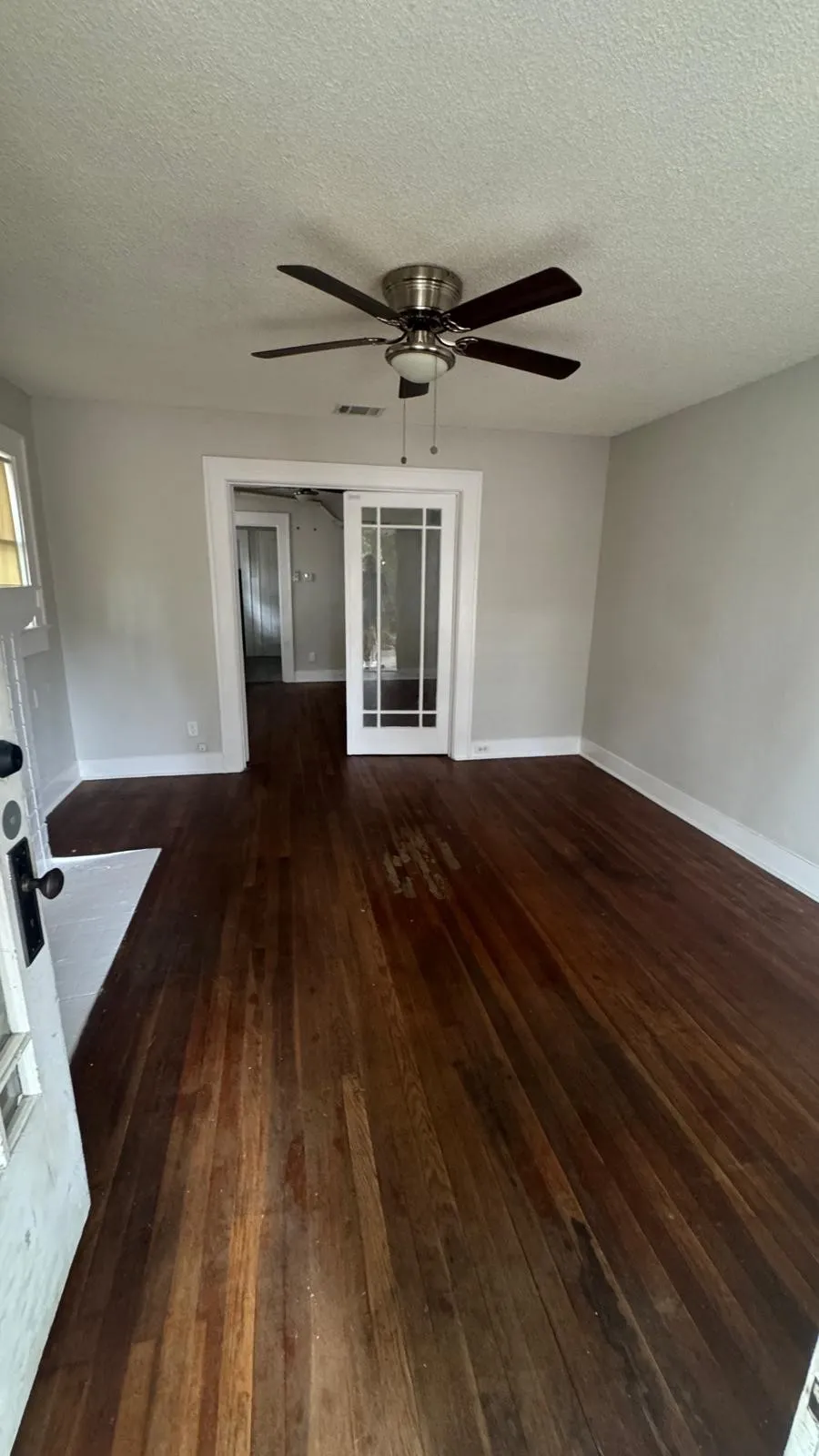 Duplex For Rent in Dallas County , 700 Cumberland Street, Dallas, Texas 75203, 2 Bedroom, 1 Bathroom, 1 Garage spaces, 846 Sqft, built in 1945, mls#21401154, Real Estate Agent in Dallas, Homes For Rent in Dallas county, Homes For Rent in Dallas, Realtor in Dallas Texas, Real Estate Brokerage Independent Realty Texas, Luminita Cordes Realtor