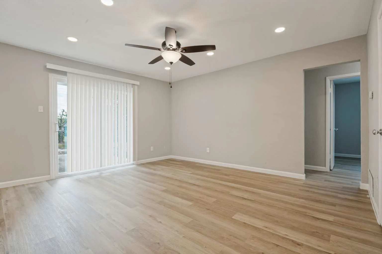 Single Family Residence For Sale in Dallas County , 3306 Judge Dupree Drive, Dallas, Texas 75241, 4 Bedroom, 2 Bathroom, Garage spaces, 1,484 Sqft, built in 1970, mls#21401169, Real Estate Agent in Dallas, Homes For Sale in Dallas county, Homes For Sale in Dallas, Realtor in Dallas Texas, Real Estate Brokerage Independent Realty Texas, Luminita Cordes Realtor