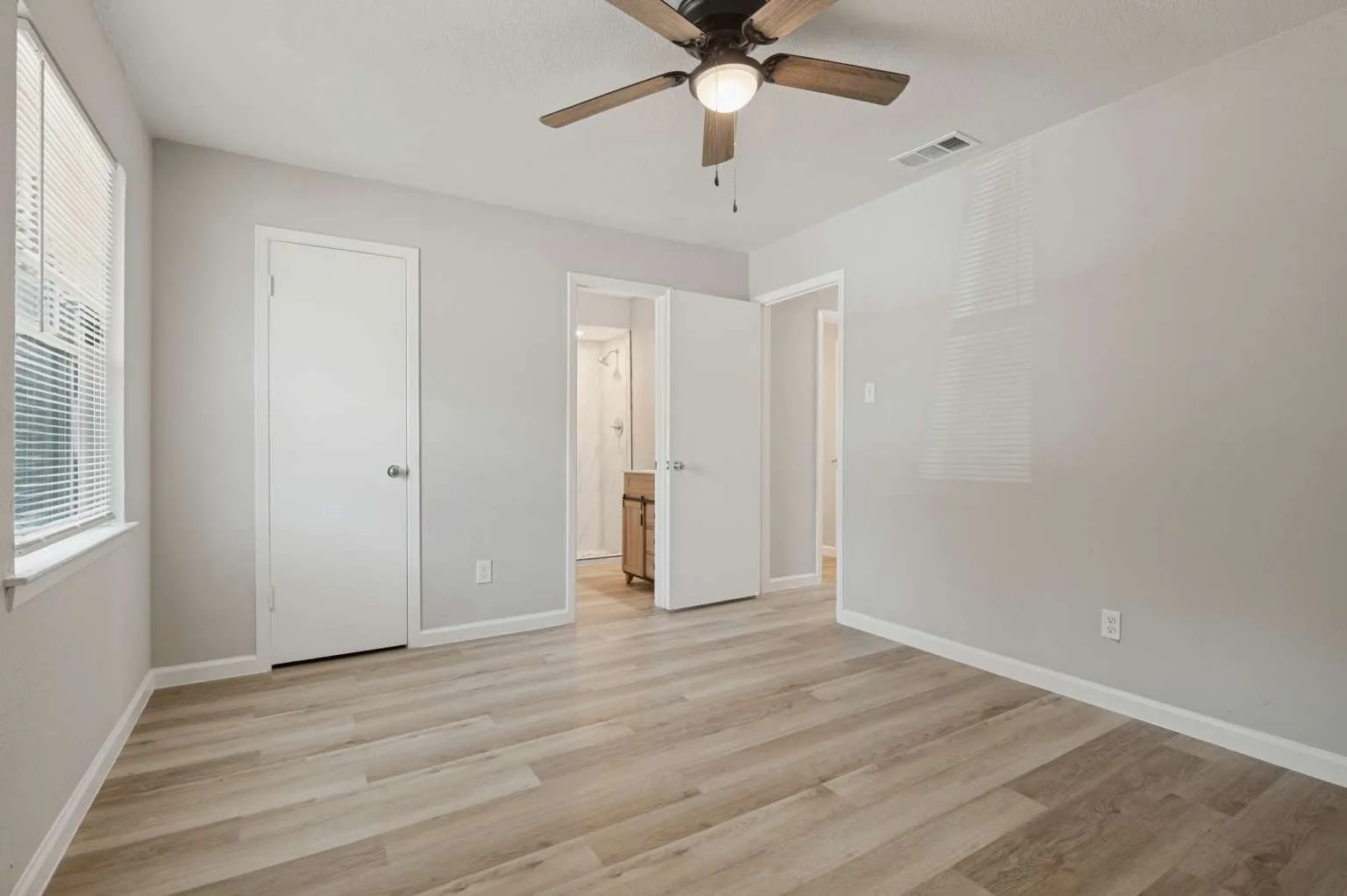 Single Family Residence For Sale in Dallas County , 3306 Judge Dupree Drive, Dallas, Texas 75241, 4 Bedroom, 2 Bathroom, Garage spaces, 1,484 Sqft, built in 1970, mls#21401169, Real Estate Agent in Dallas, Homes For Sale in Dallas county, Homes For Sale in Dallas, Realtor in Dallas Texas, Real Estate Brokerage Independent Realty Texas, Luminita Cordes Realtor