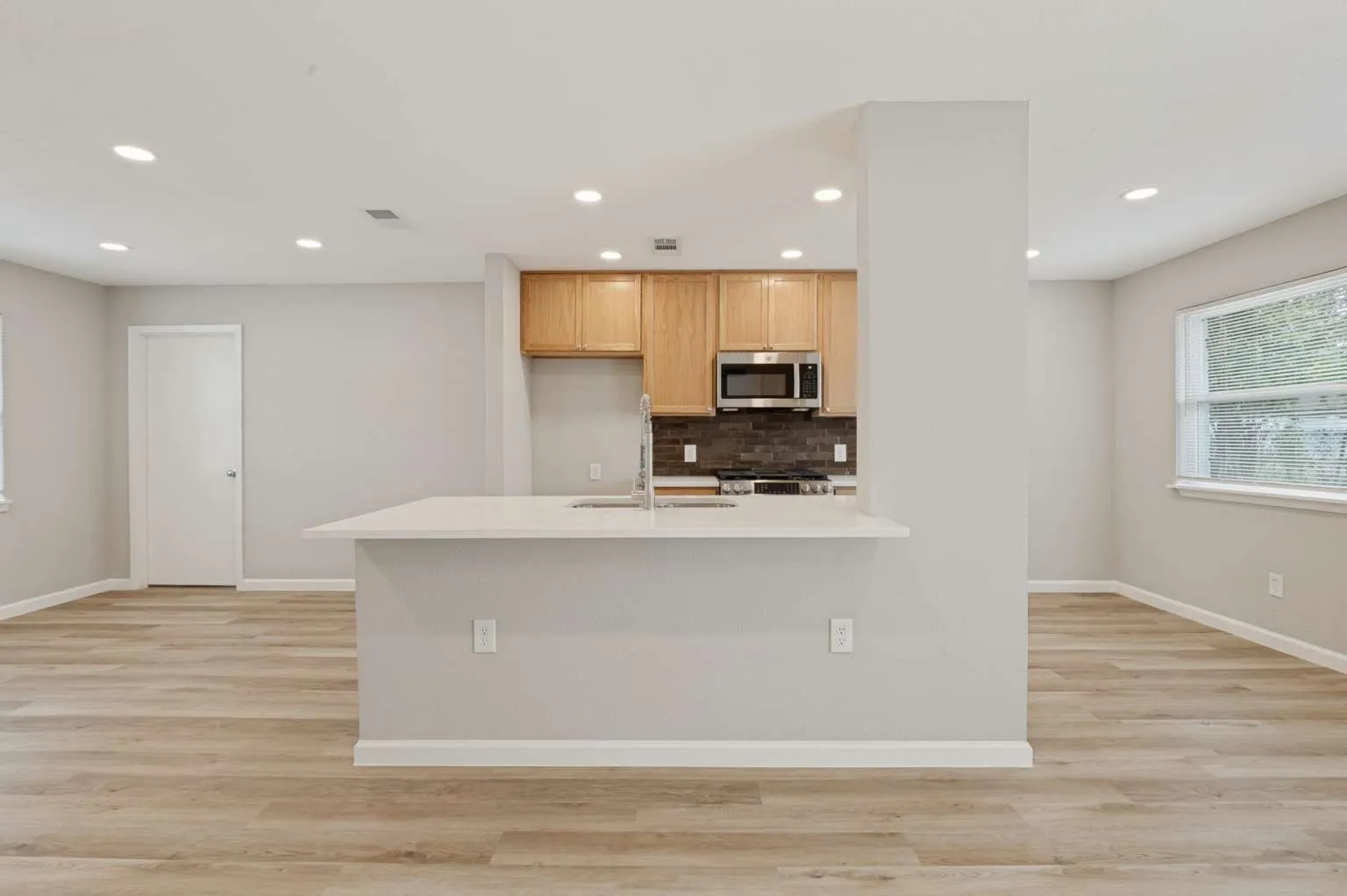 Single Family Residence For Sale in Dallas County , 3306 Judge Dupree Drive, Dallas, Texas 75241, 4 Bedroom, 2 Bathroom, Garage spaces, 1,484 Sqft, built in 1970, mls#21401169, Real Estate Agent in Dallas, Homes For Sale in Dallas county, Homes For Sale in Dallas, Realtor in Dallas Texas, Real Estate Brokerage Independent Realty Texas, Luminita Cordes Realtor