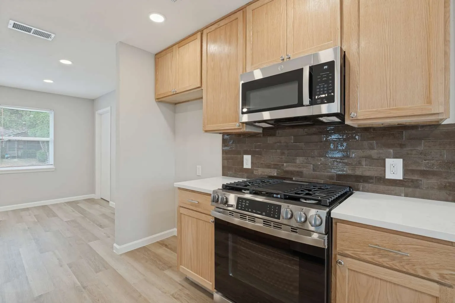 Single Family Residence For Sale in Dallas County , 3306 Judge Dupree Drive, Dallas, Texas 75241, 4 Bedroom, 2 Bathroom, Garage spaces, 1,484 Sqft, built in 1970, mls#21401169, Real Estate Agent in Dallas, Homes For Sale in Dallas county, Homes For Sale in Dallas, Realtor in Dallas Texas, Real Estate Brokerage Independent Realty Texas, Luminita Cordes Realtor