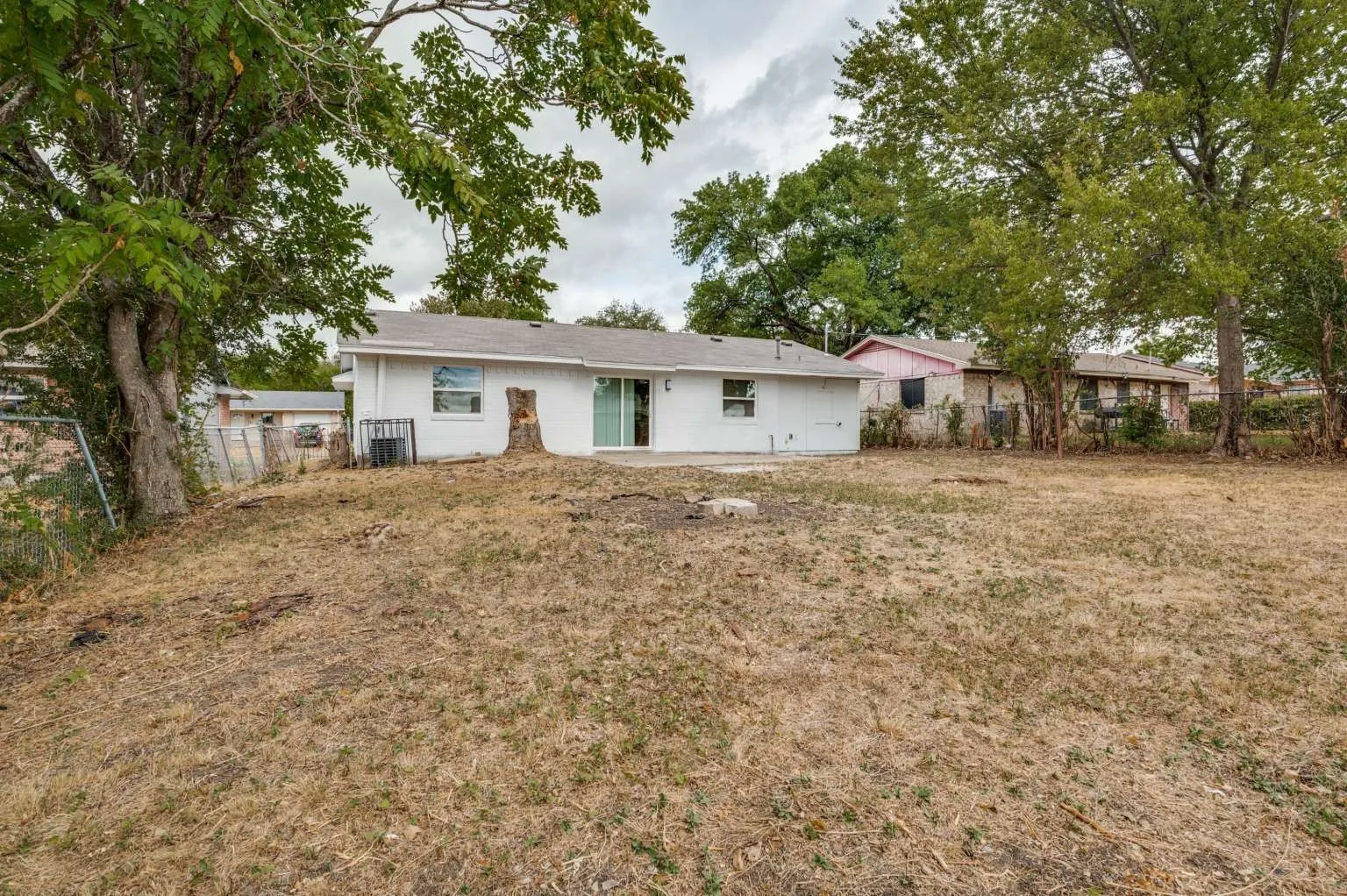 Single Family Residence For Sale in Dallas County , 3306 Judge Dupree Drive, Dallas, Texas 75241, 4 Bedroom, 2 Bathroom, Garage spaces, 1,484 Sqft, built in 1970, mls#21401169, Real Estate Agent in Dallas, Homes For Sale in Dallas county, Homes For Sale in Dallas, Realtor in Dallas Texas, Real Estate Brokerage Independent Realty Texas, Luminita Cordes Realtor
