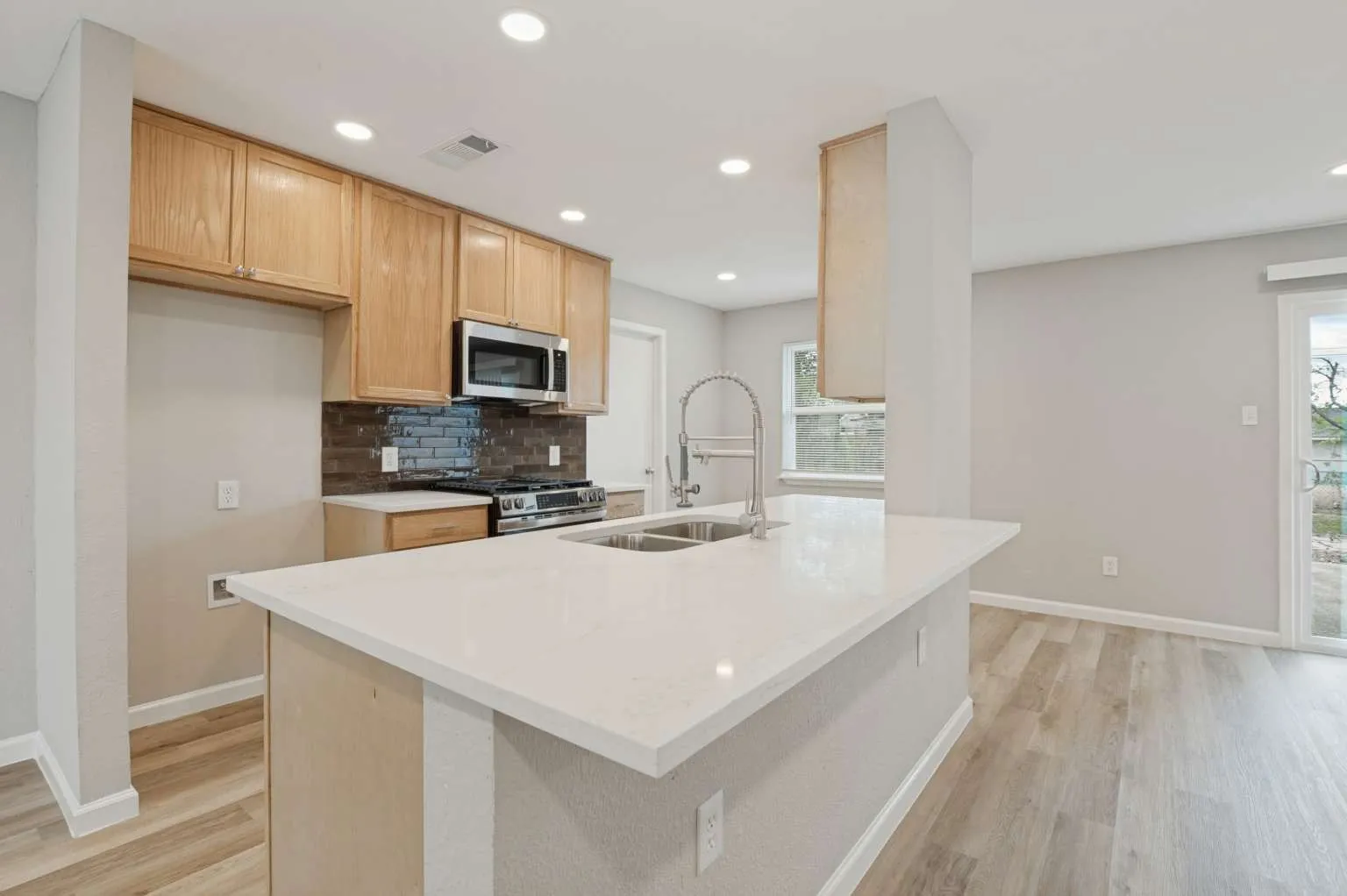 Single Family Residence For Sale in Dallas County , 3306 Judge Dupree Drive, Dallas, Texas 75241, 4 Bedroom, 2 Bathroom, Garage spaces, 1,484 Sqft, built in 1970, mls#21401169, Real Estate Agent in Dallas, Homes For Sale in Dallas county, Homes For Sale in Dallas, Realtor in Dallas Texas, Real Estate Brokerage Independent Realty Texas, Luminita Cordes Realtor