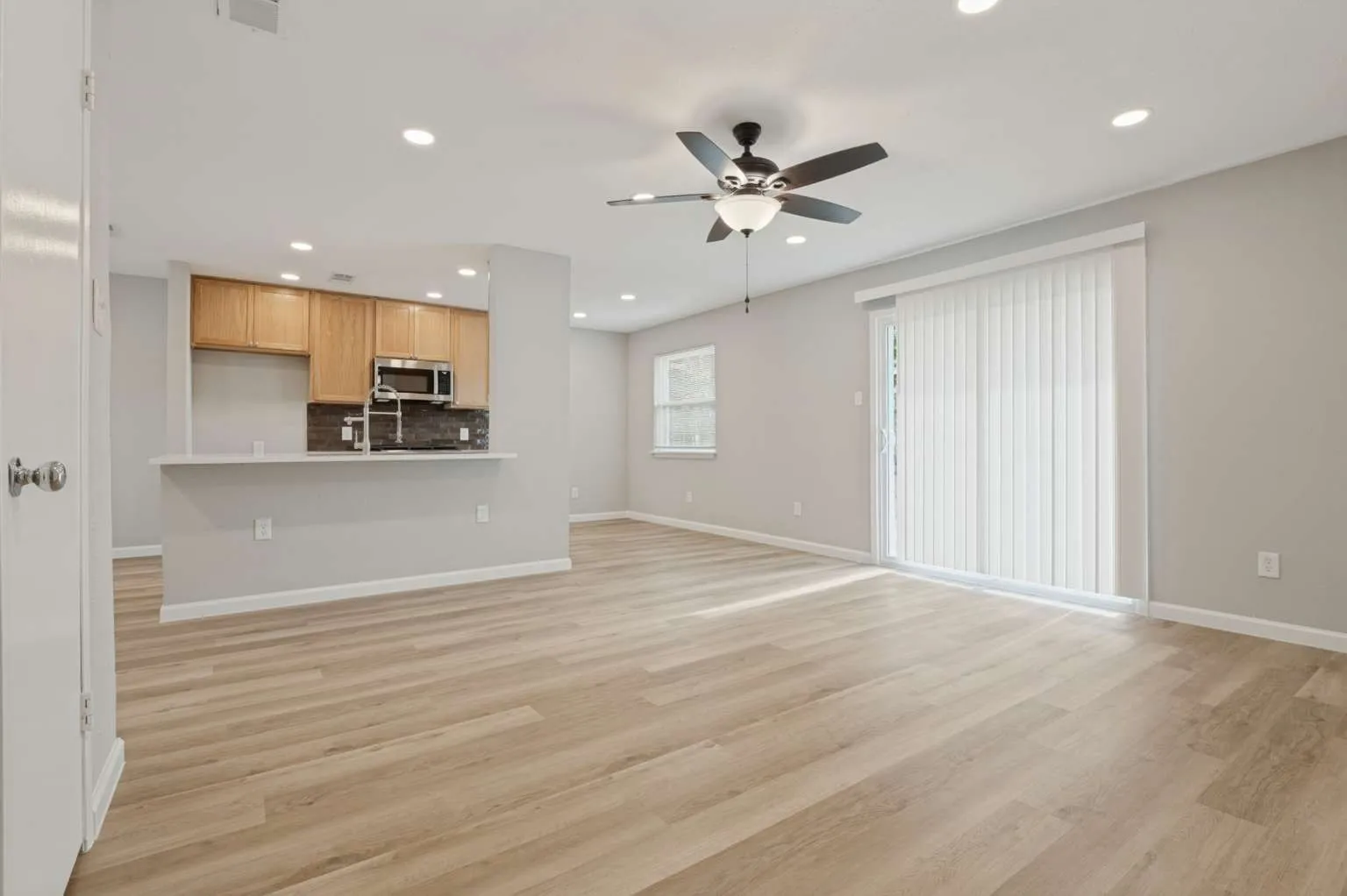 Single Family Residence For Sale in Dallas County , 3306 Judge Dupree Drive, Dallas, Texas 75241, 4 Bedroom, 2 Bathroom, Garage spaces, 1,484 Sqft, built in 1970, mls#21401169, Real Estate Agent in Dallas, Homes For Sale in Dallas county, Homes For Sale in Dallas, Realtor in Dallas Texas, Real Estate Brokerage Independent Realty Texas, Luminita Cordes Realtor