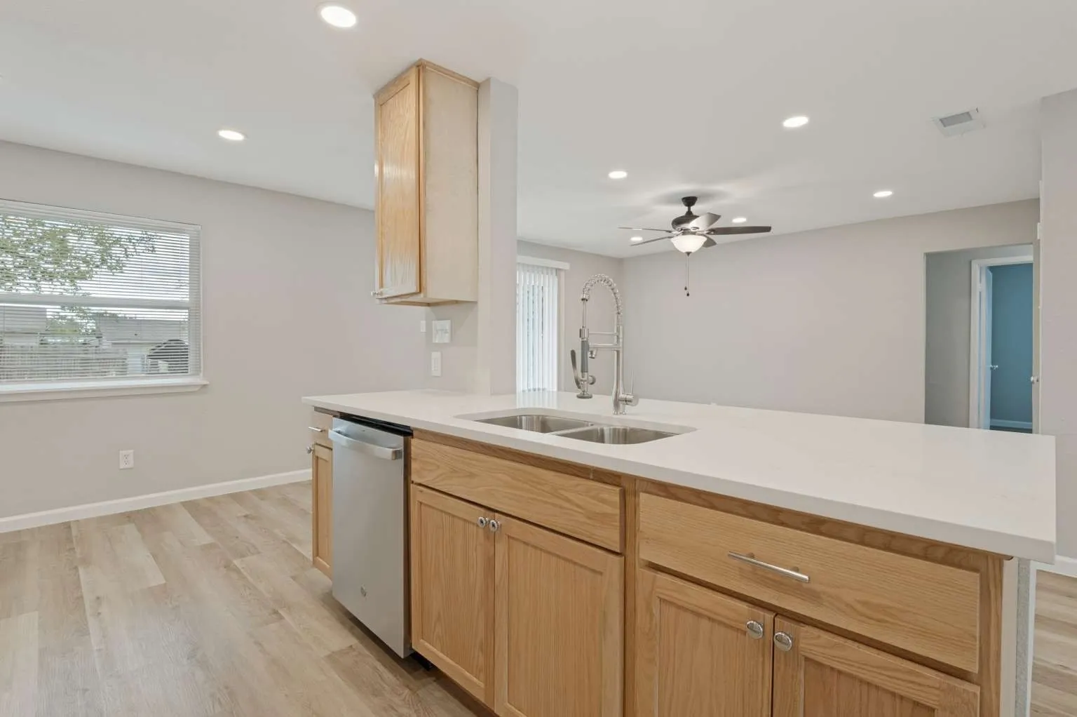 Single Family Residence For Sale in Dallas County , 3306 Judge Dupree Drive, Dallas, Texas 75241, 4 Bedroom, 2 Bathroom, Garage spaces, 1,484 Sqft, built in 1970, mls#21401169, Real Estate Agent in Dallas, Homes For Sale in Dallas county, Homes For Sale in Dallas, Realtor in Dallas Texas, Real Estate Brokerage Independent Realty Texas, Luminita Cordes Realtor